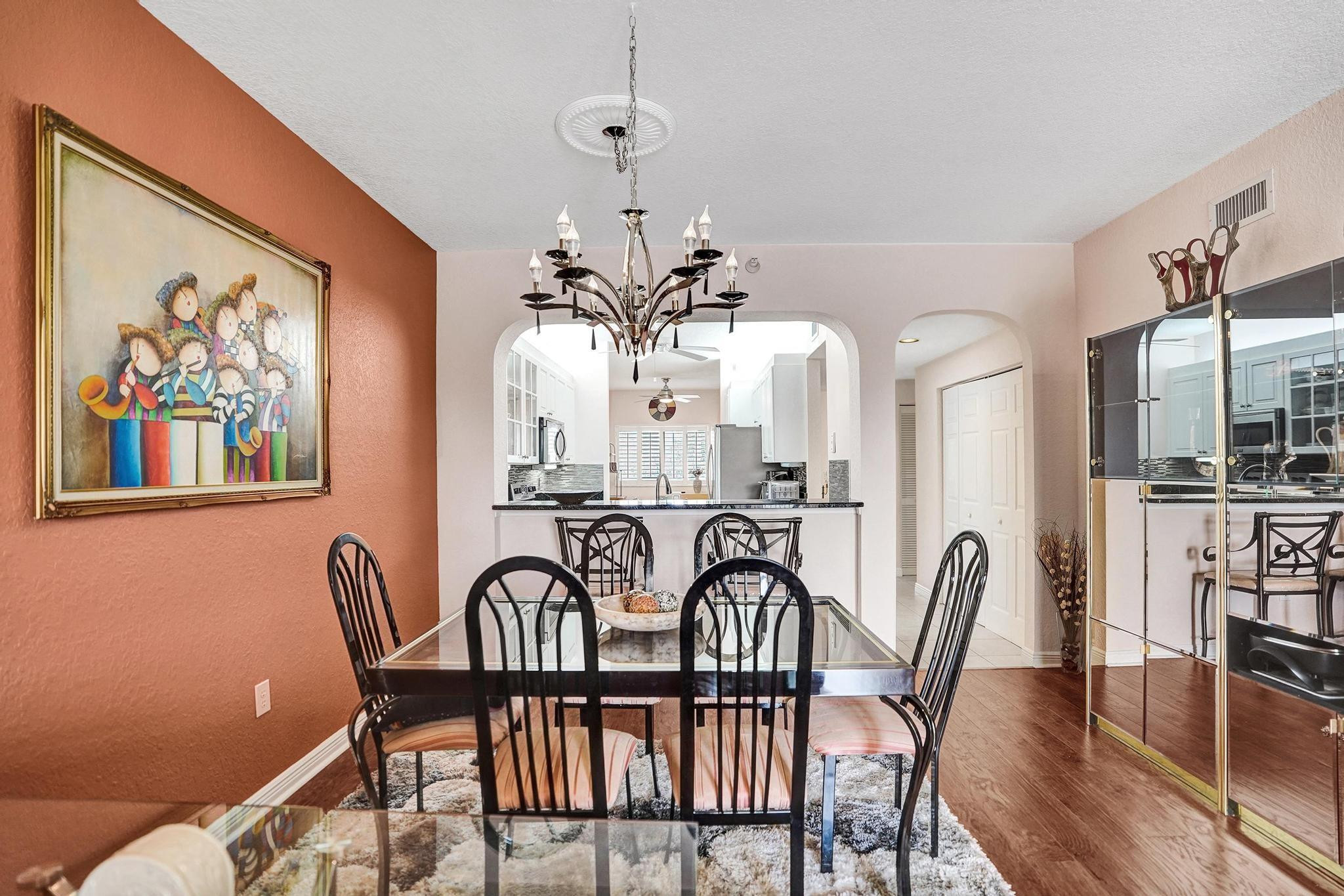 SOUTHAMPTON CONDOMINIUM - Residential