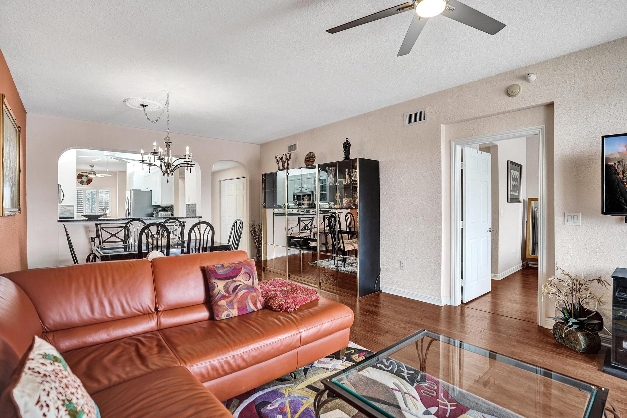 SOUTHAMPTON CONDOMINIUM - Residential