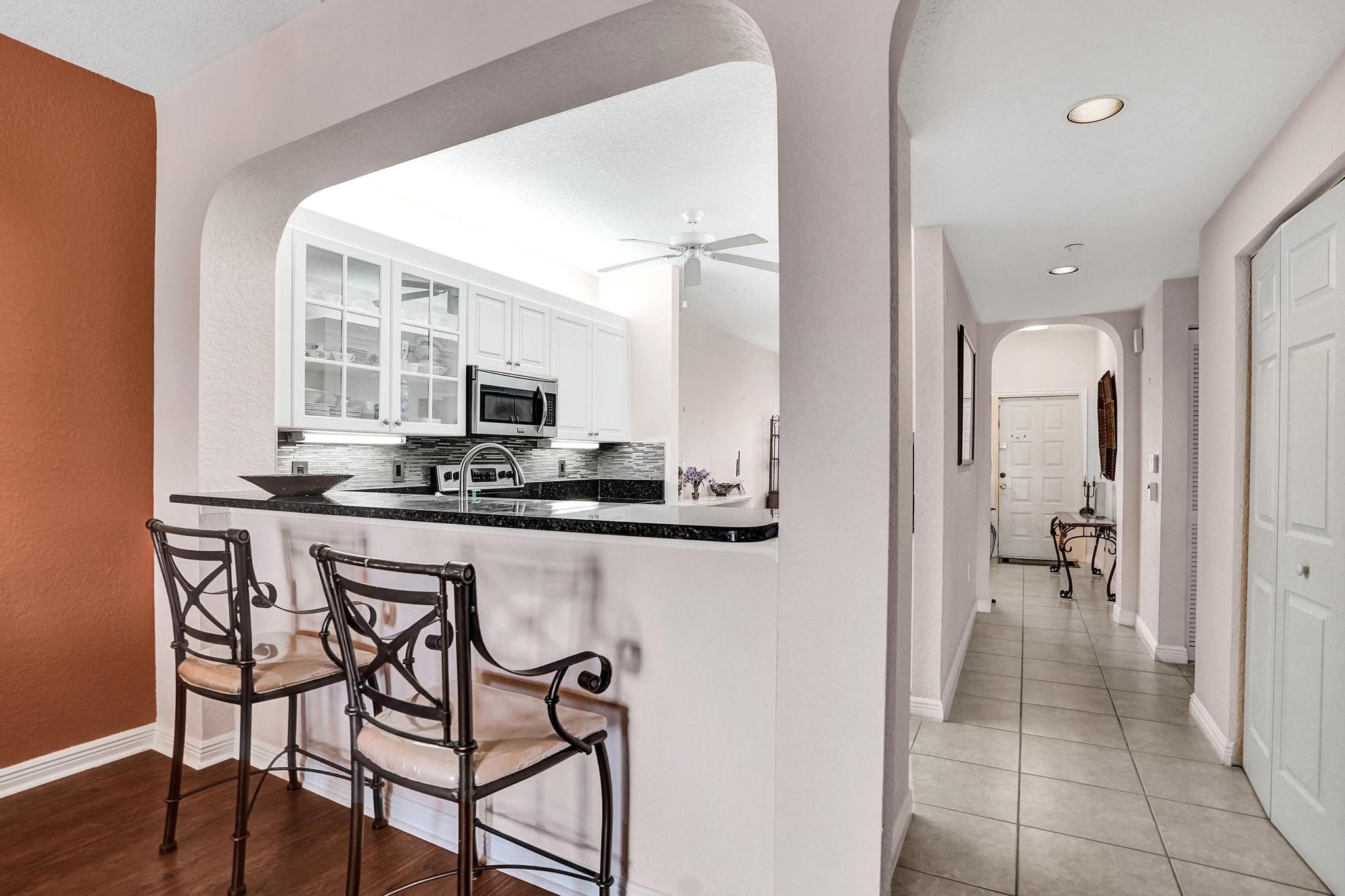 SOUTHAMPTON CONDOMINIUM - Residential