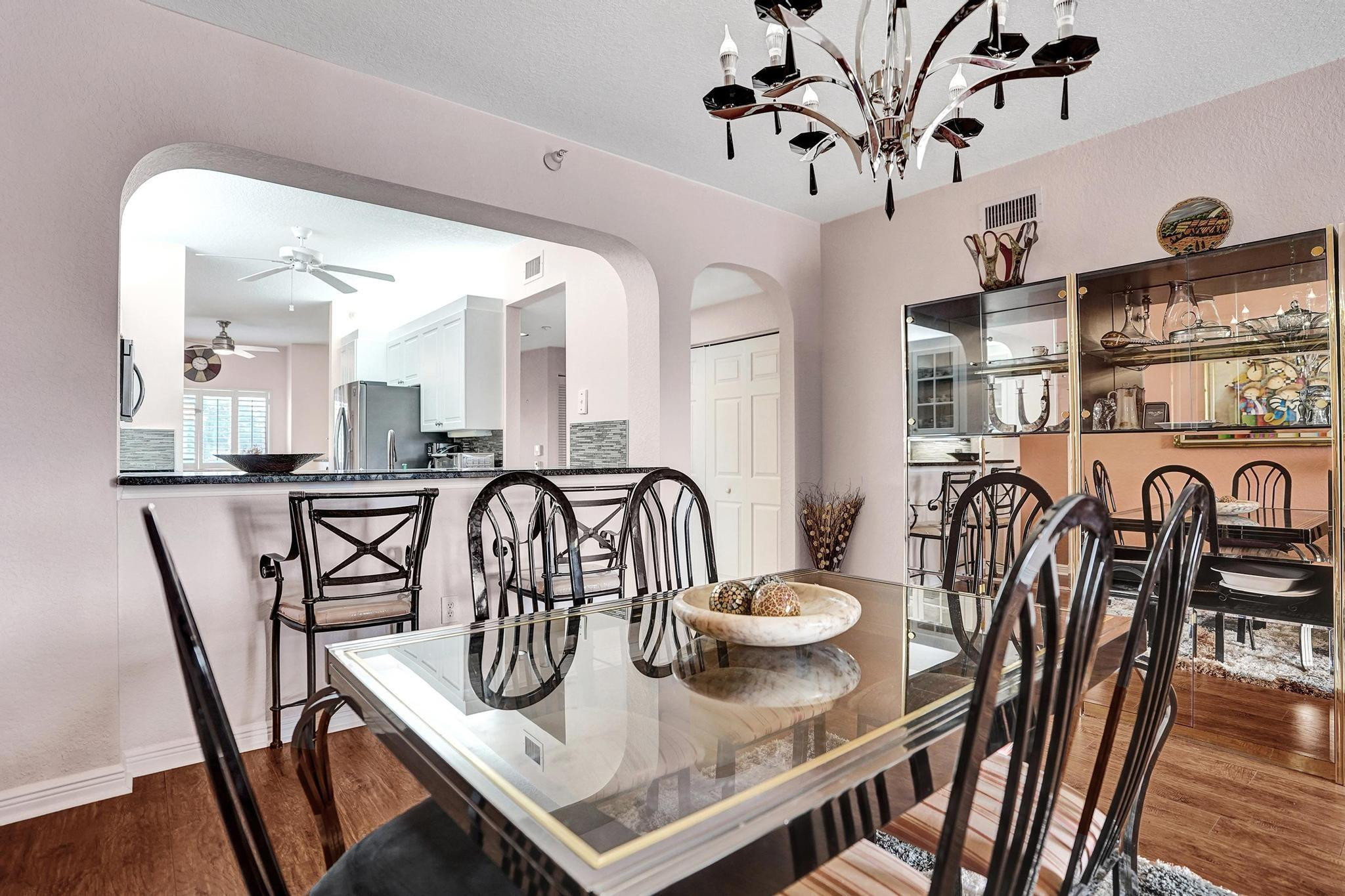 SOUTHAMPTON CONDOMINIUM - Residential