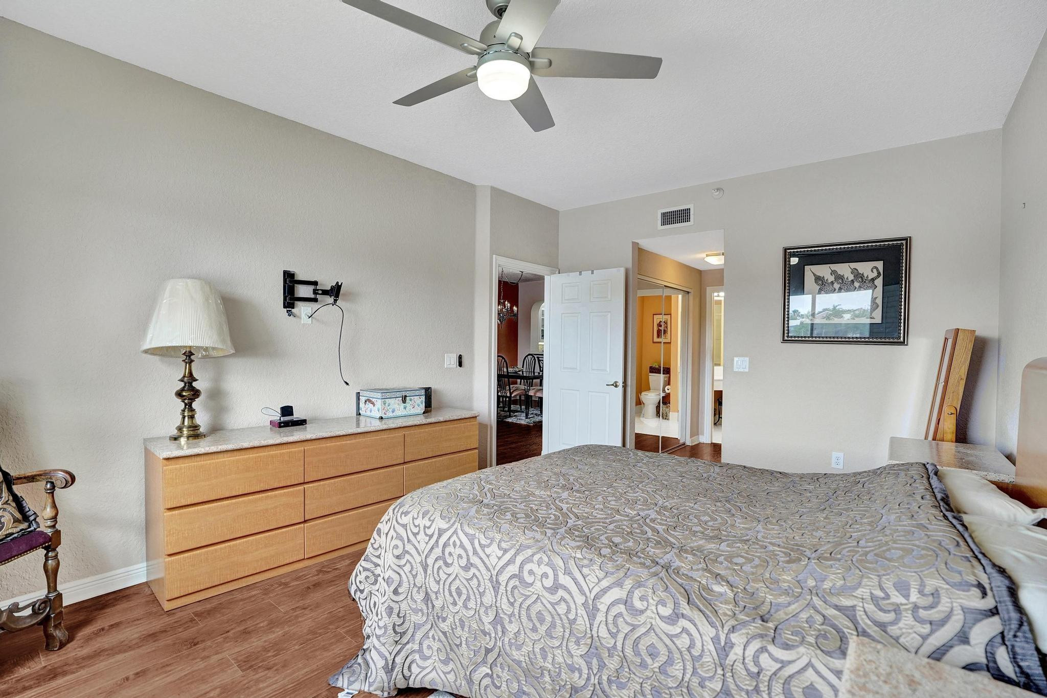 SOUTHAMPTON CONDOMINIUM - Residential