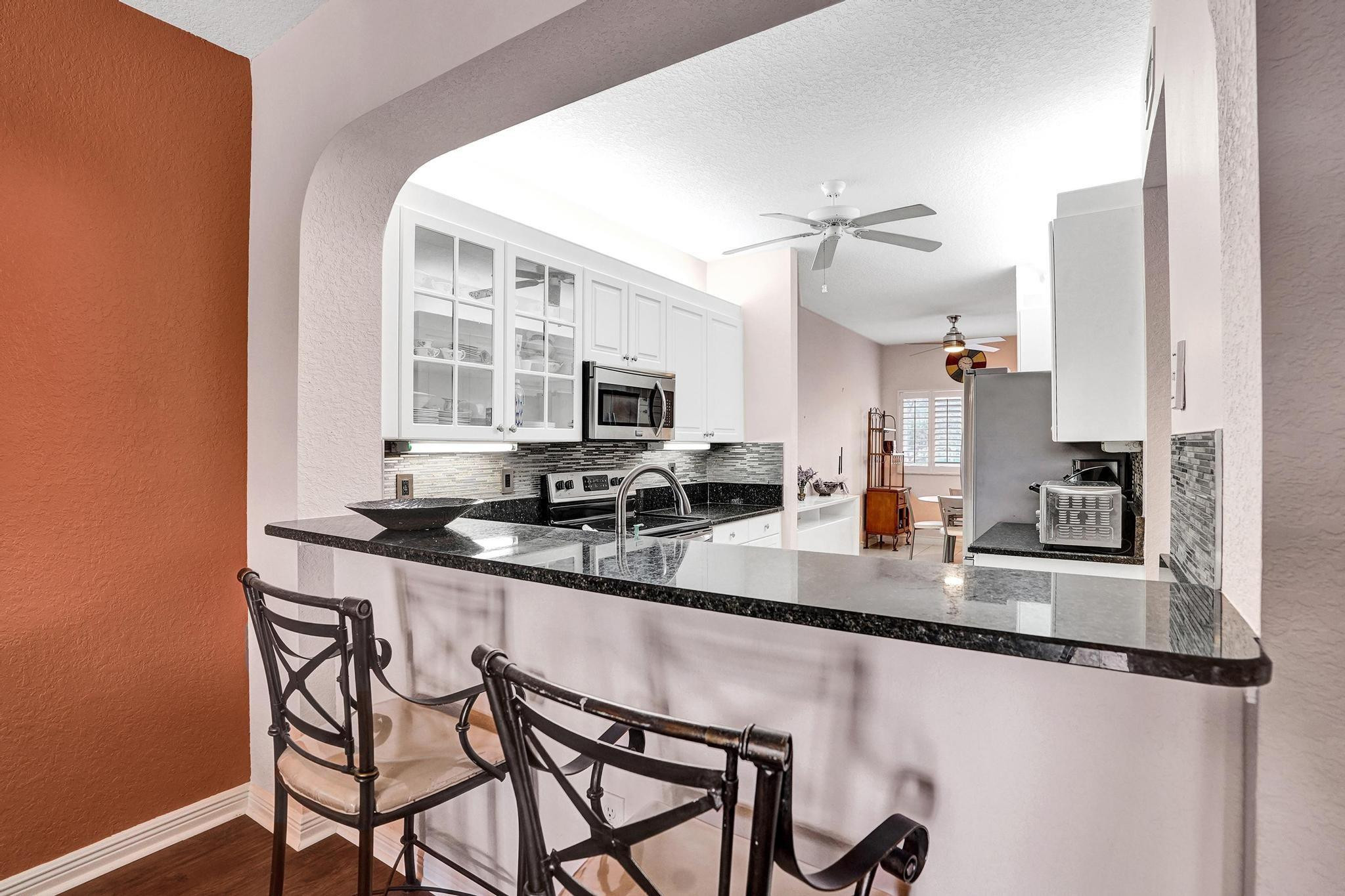 SOUTHAMPTON CONDOMINIUM - Residential