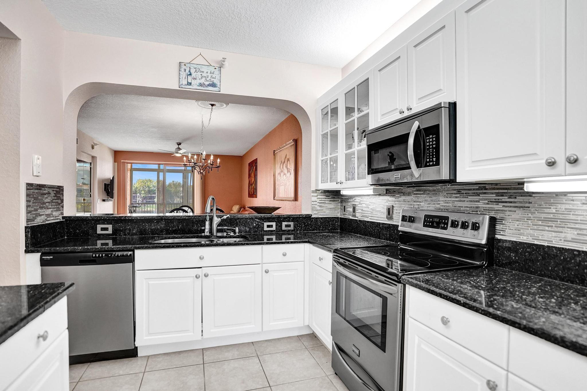 SOUTHAMPTON CONDOMINIUM - Residential