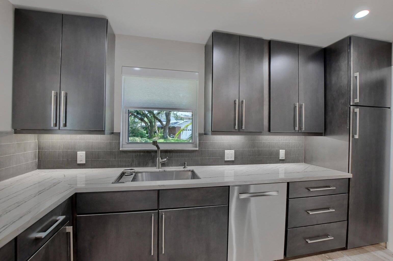 PALMETTO PARK TERRACE UNI - Residential Lease