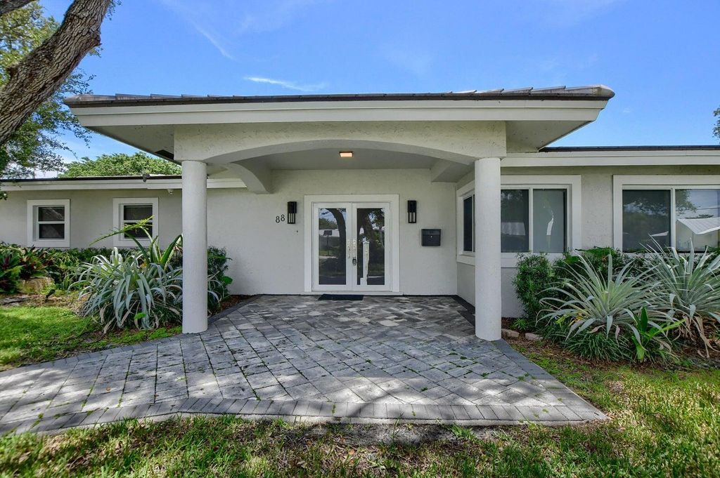 Photo of 88 SW 10th Drive, Boca Raton, FL 33487 (MLS # R11133177)