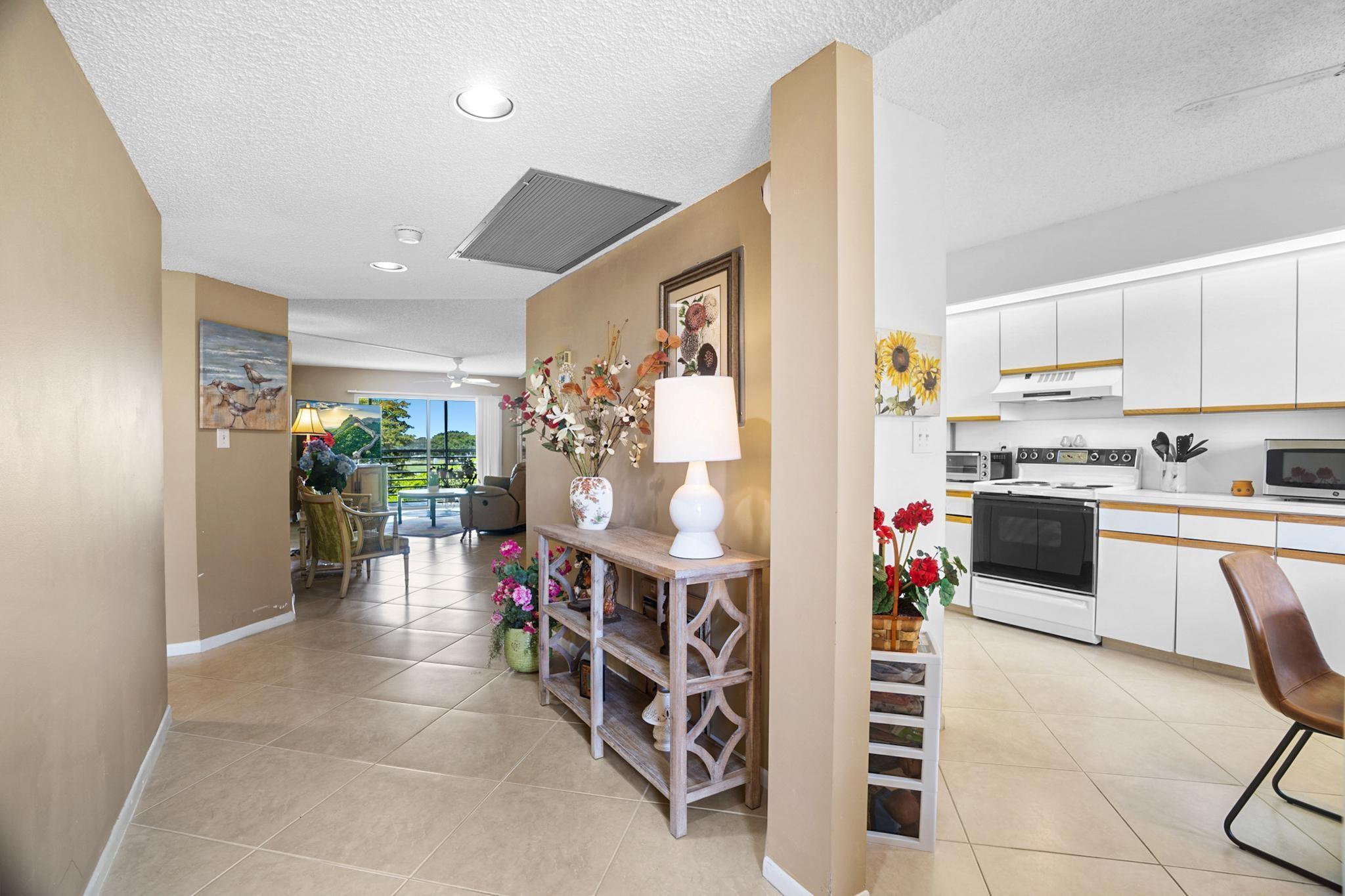1601 Abaco Dr D4