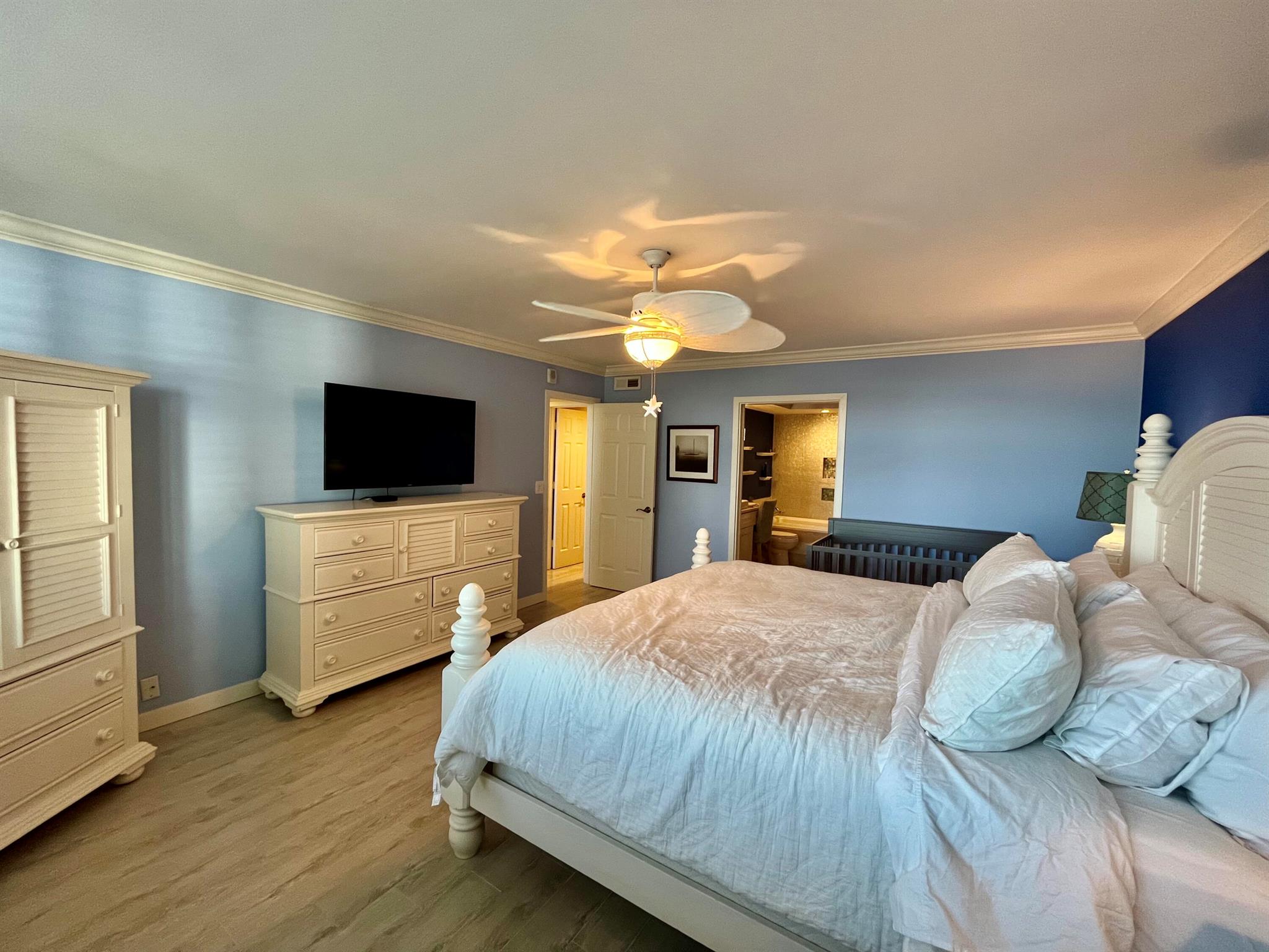 AQUARIUS CONDO - Residential Lease