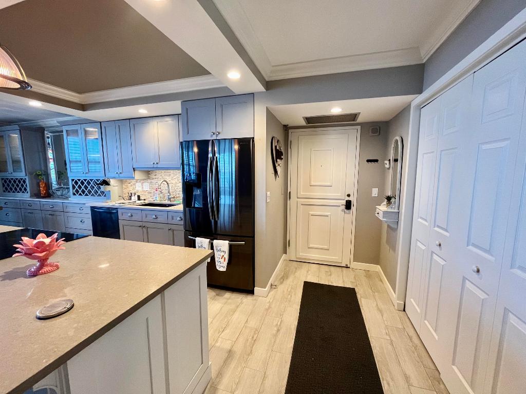 AQUARIUS CONDO - Residential Lease