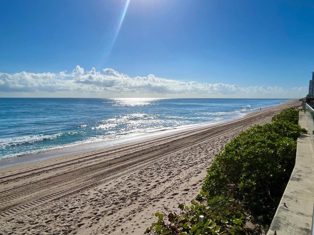 AQUARIUS CONDO - Residential Lease