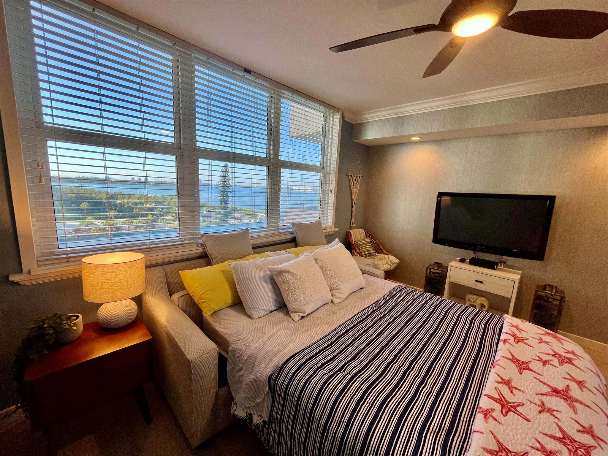 AQUARIUS CONDO - Residential Lease