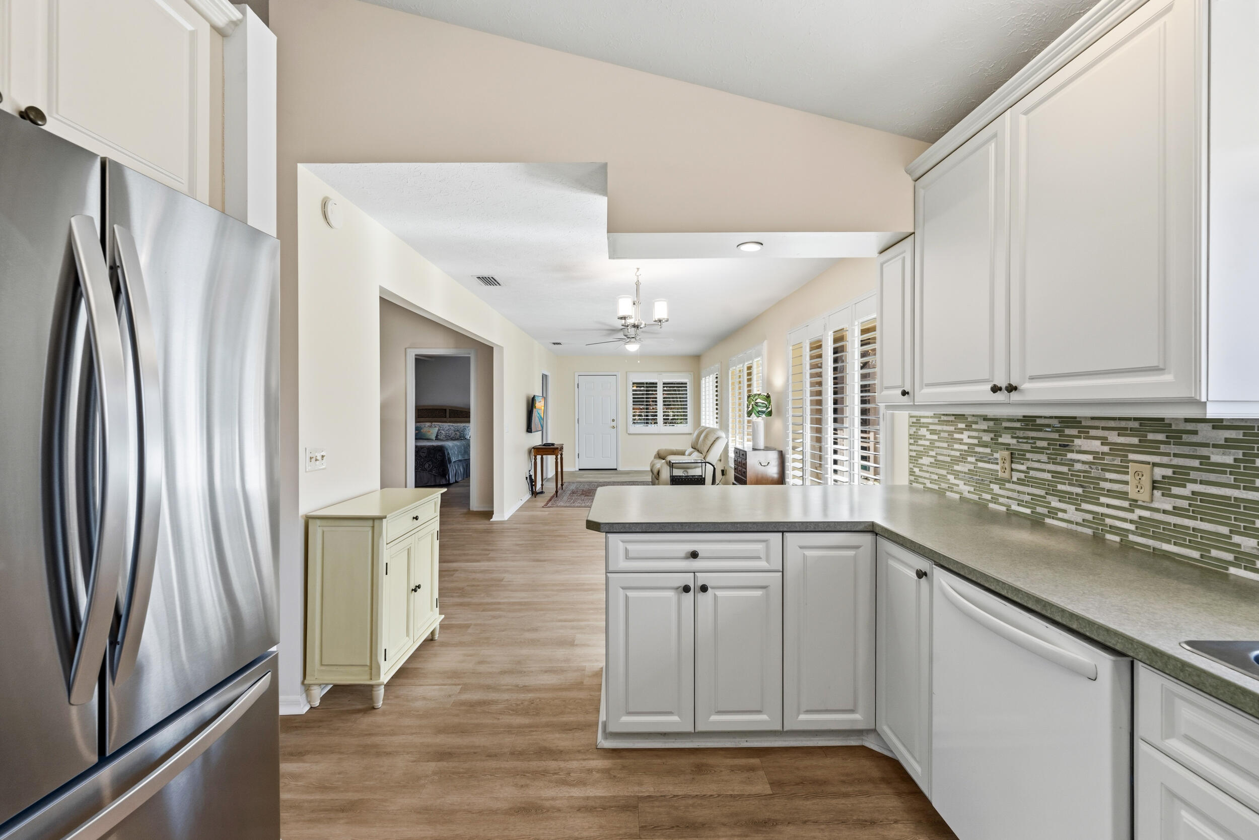 COUNTRY CLUB COVE - Residential