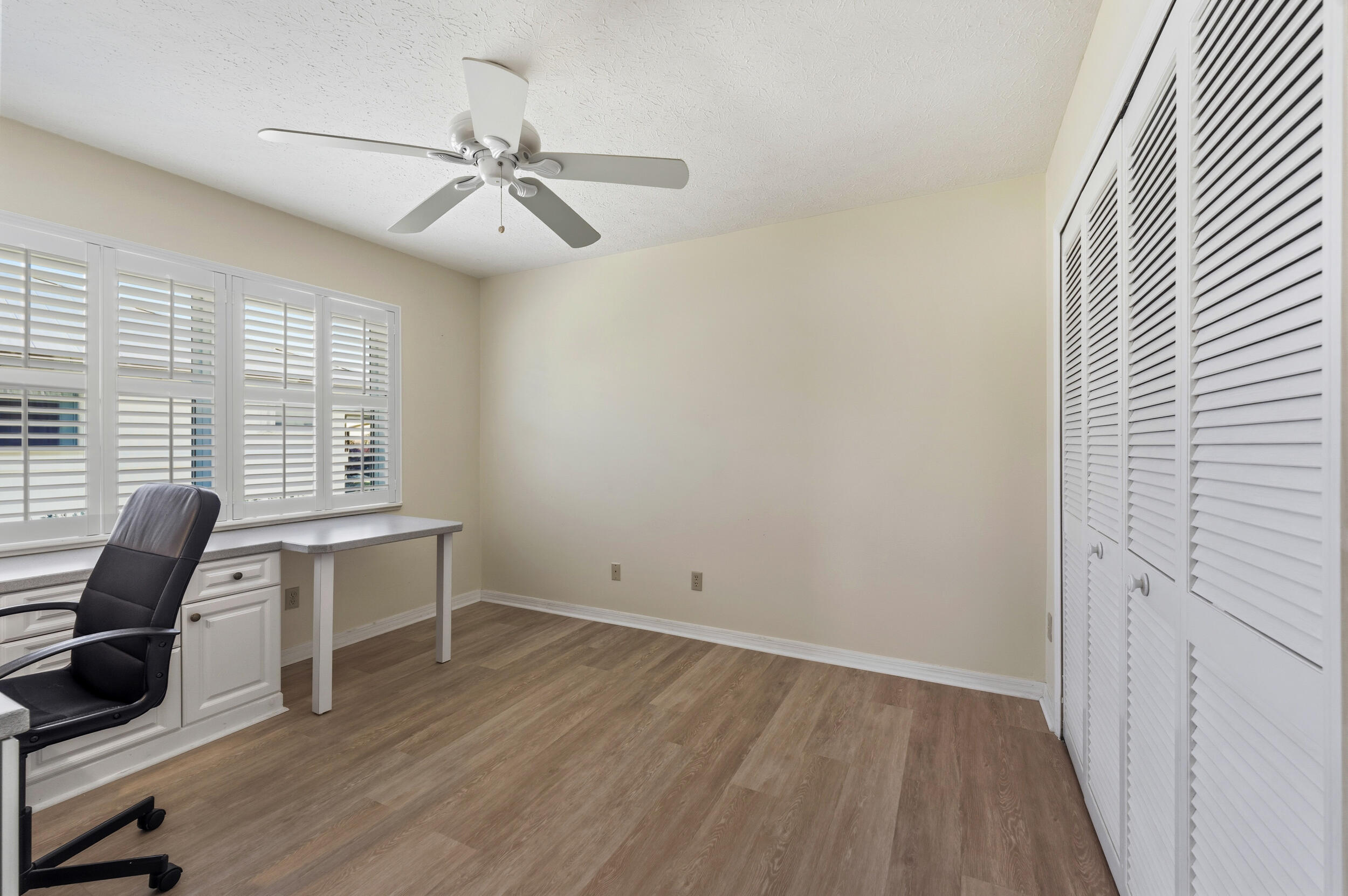 COUNTRY CLUB COVE - Residential