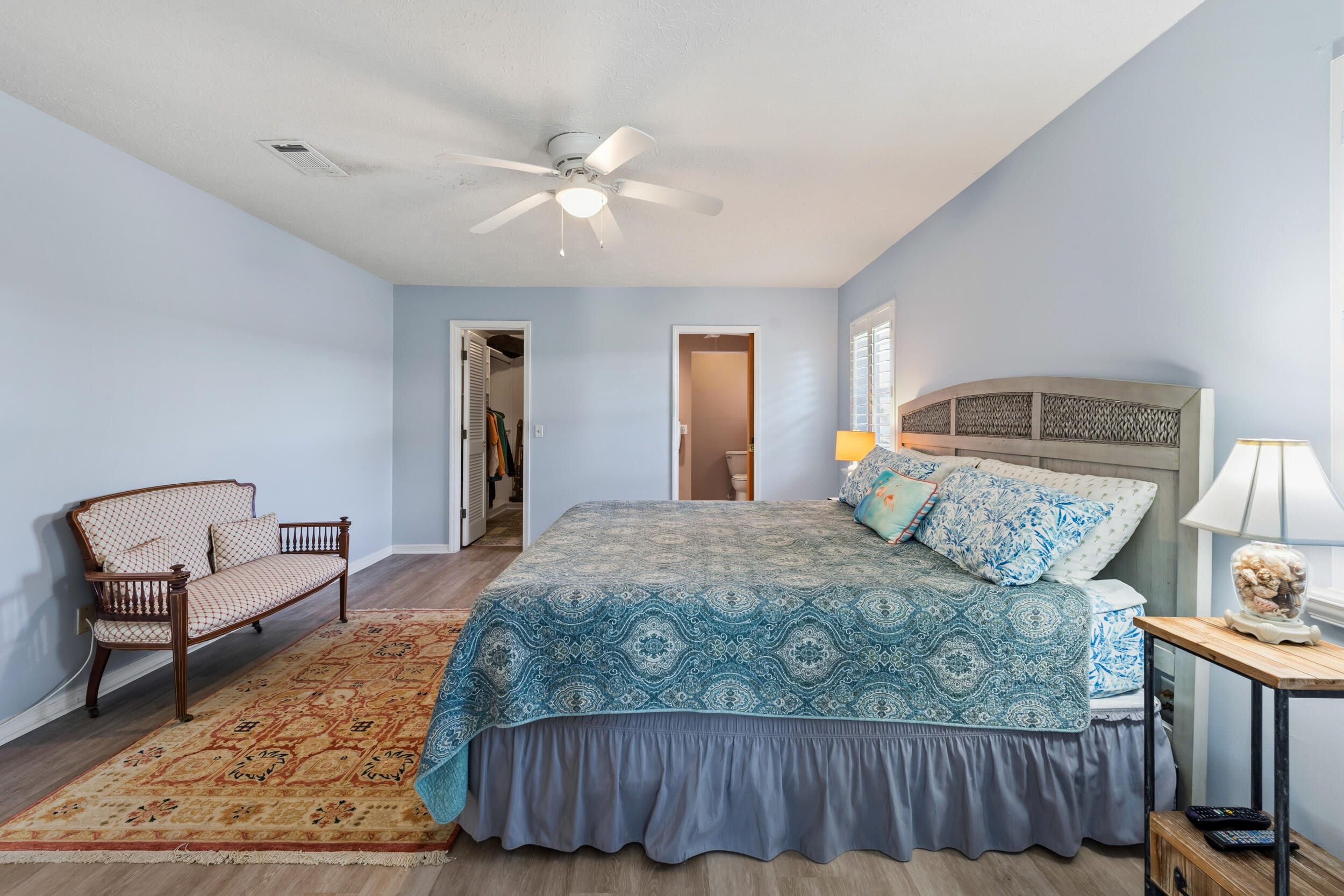 COUNTRY CLUB COVE - Residential