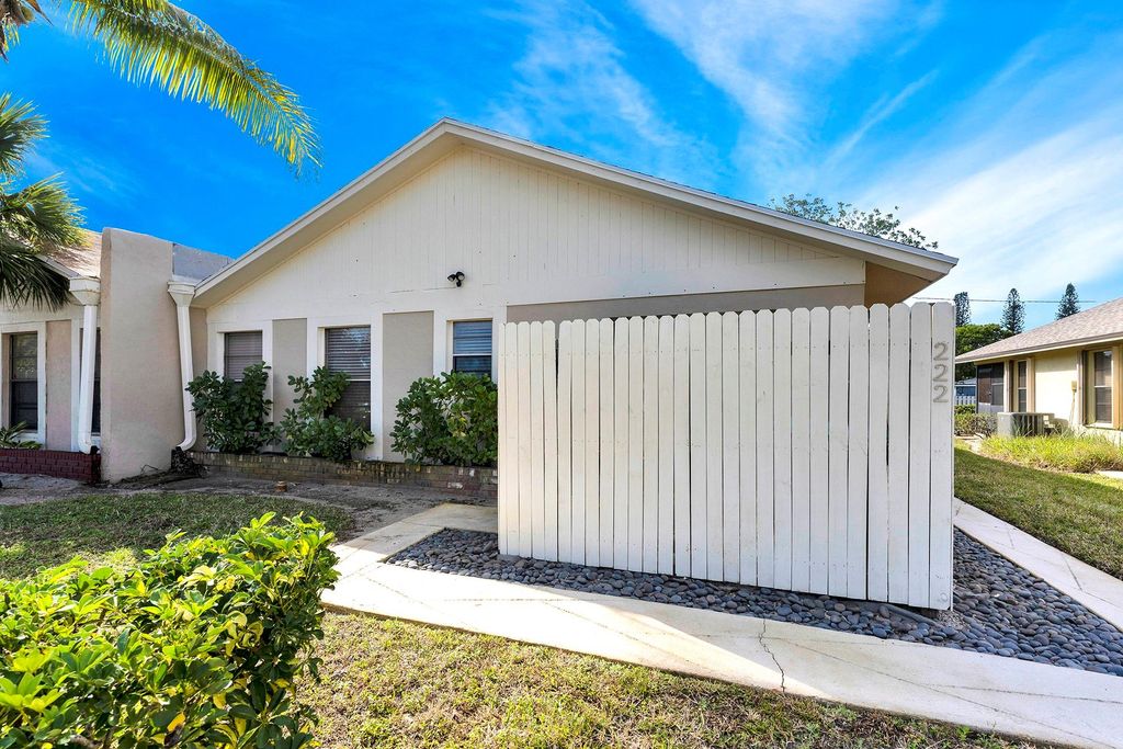 Photo of 222 SE 1st Circle, Boynton Beach, FL 33435 (MLS # F10433147)