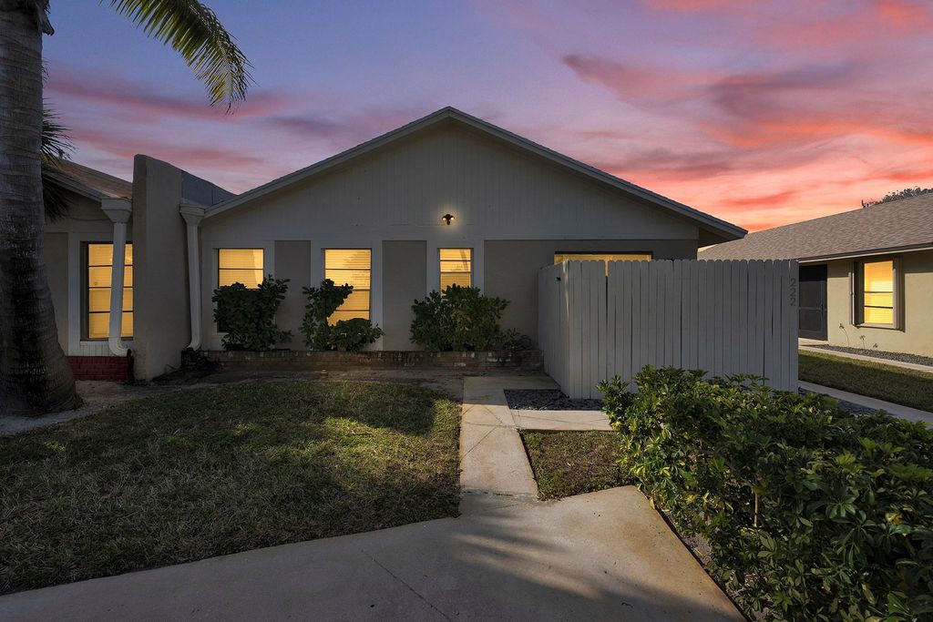 Photo of 222 SE 1st Circle, Boynton Beach, FL 33435 (MLS # F10433147)