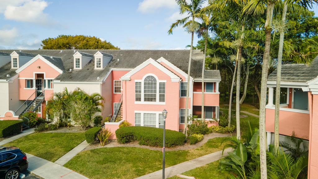 Photo of 1365 Crystal Way #H, Delray Beach, FL 33444 (MLS # R11159540)