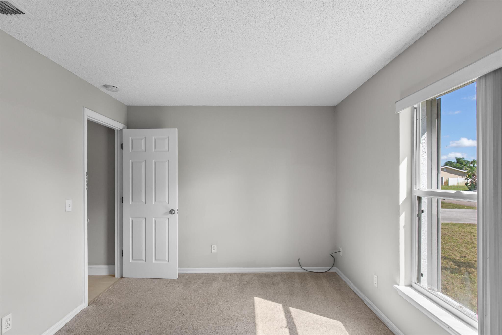 Port St Lucie Sec 04 - Residential Lease