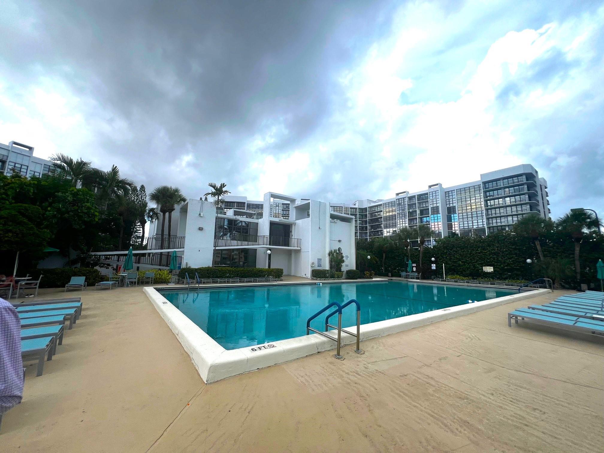 Oceanview Park Condo - Residential