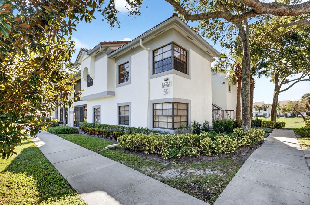 Photo of 5415 Verona Drive #N, Boynton Beach, FL 33437 (MLS # R11138739)