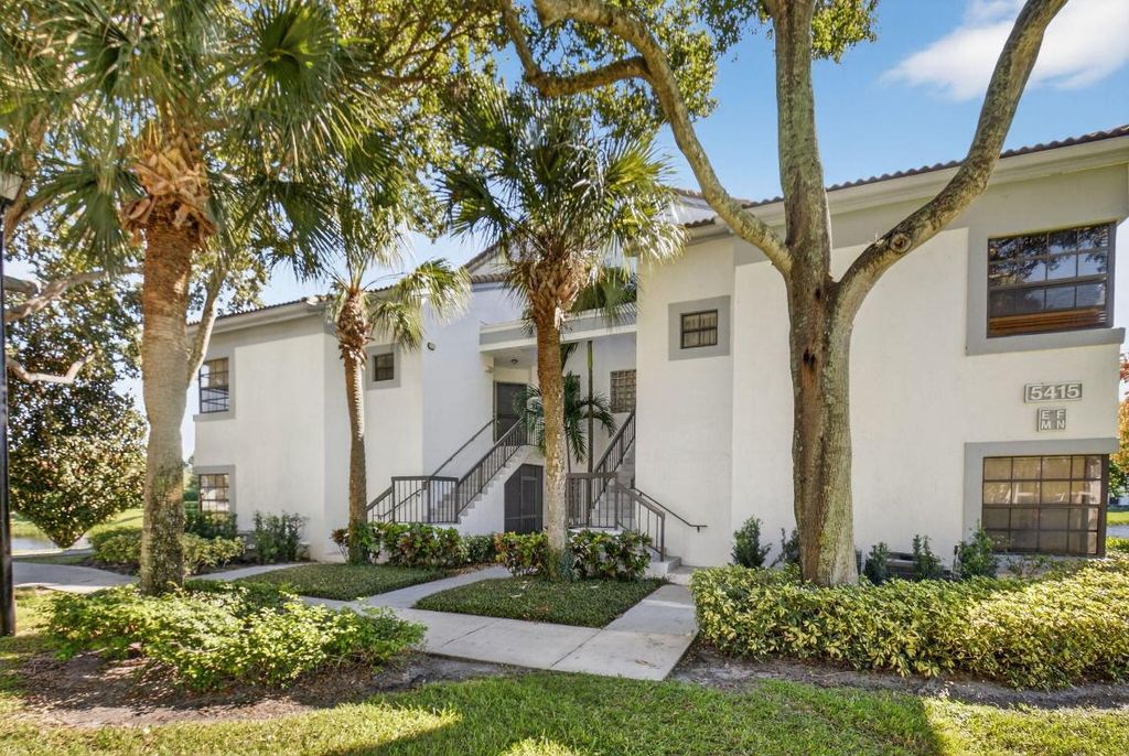 Photo of 5415 Verona Drive #N, Boynton Beach, FL 33437 (MLS # R11138739)