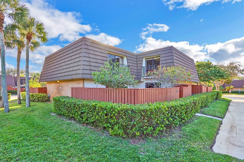 Photo of 1222 12th Court, Jupiter, FL 33477 (MLS # R10863464)