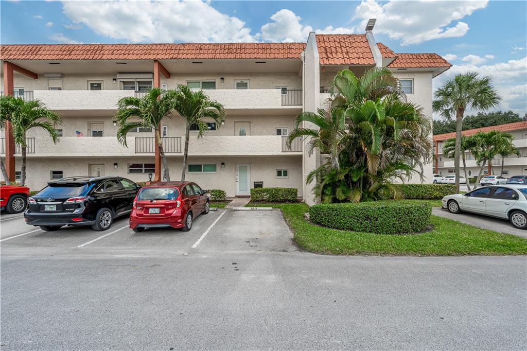 Hollybrook Golf & Tennis - Residential