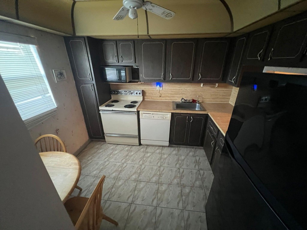 Sands Point - Residential