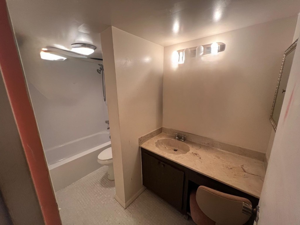 Sands Point - Residential