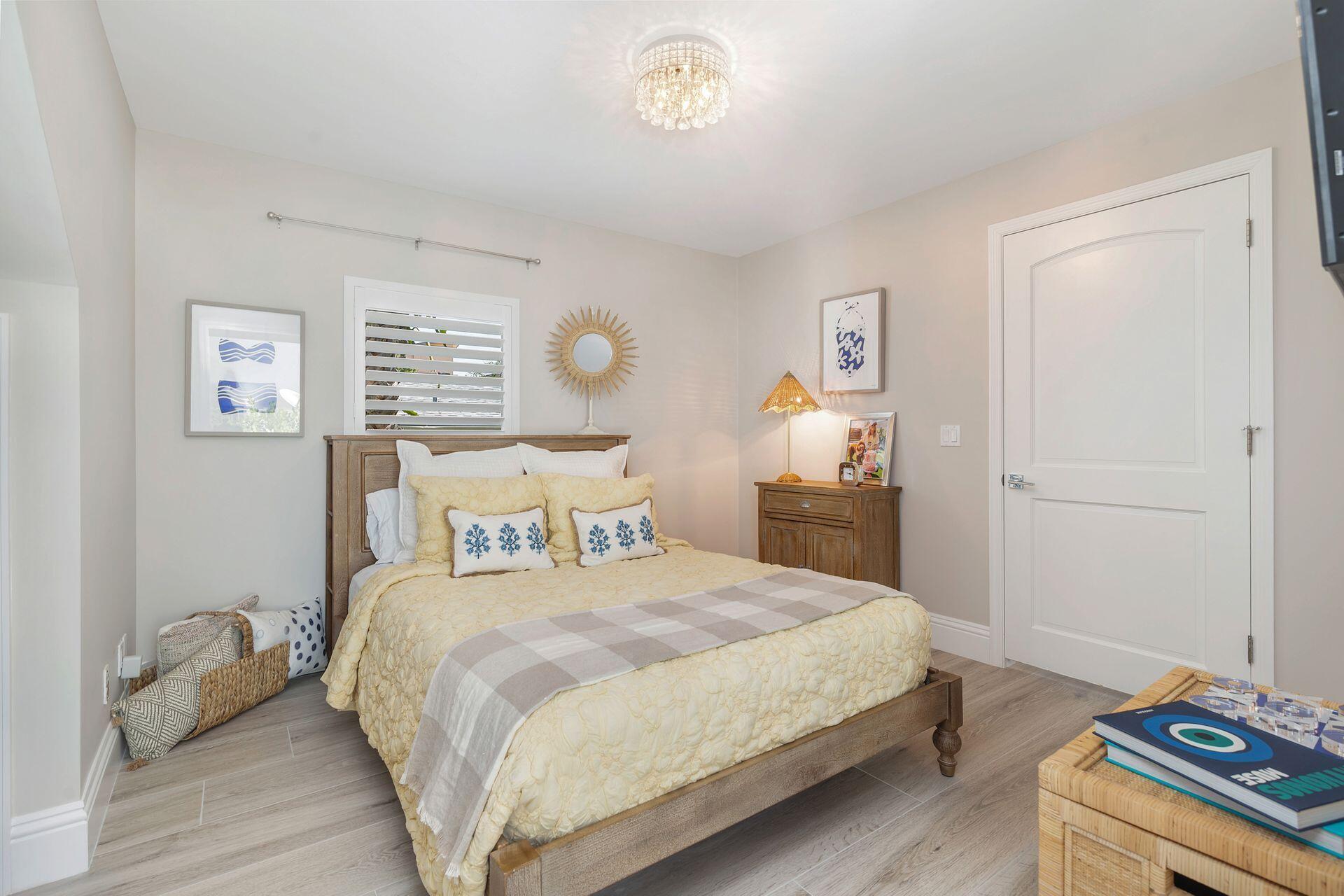 NEW PALM BEACH HEIGHTS - Residential