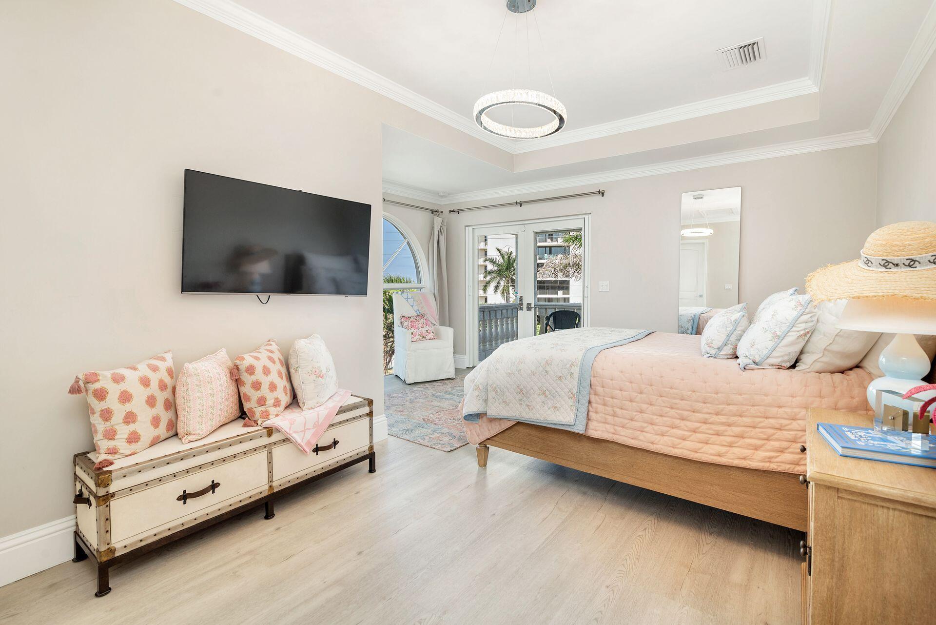 NEW PALM BEACH HEIGHTS - Residential