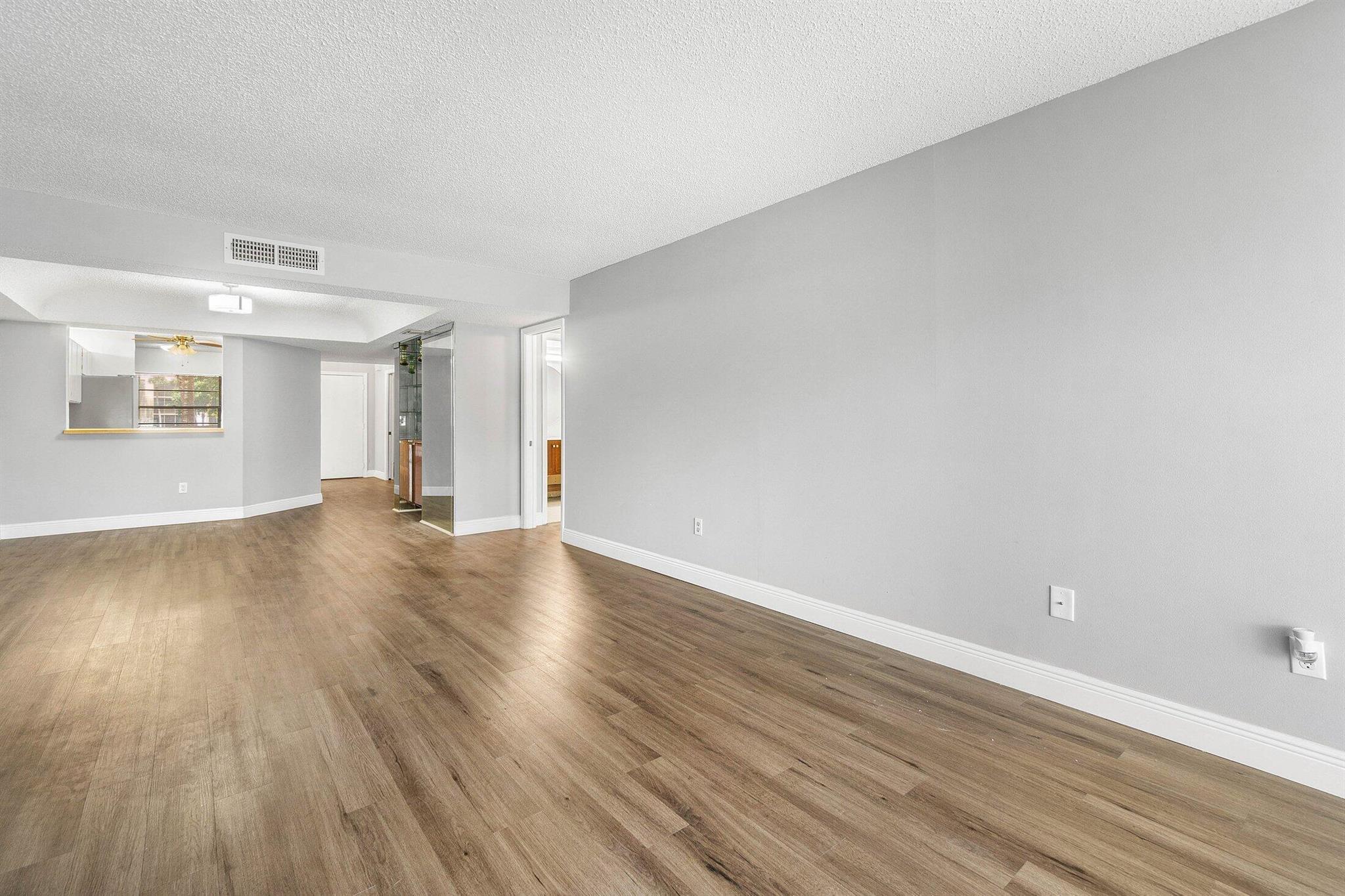 PINES OF BOCA BARWOOD CON - Residential