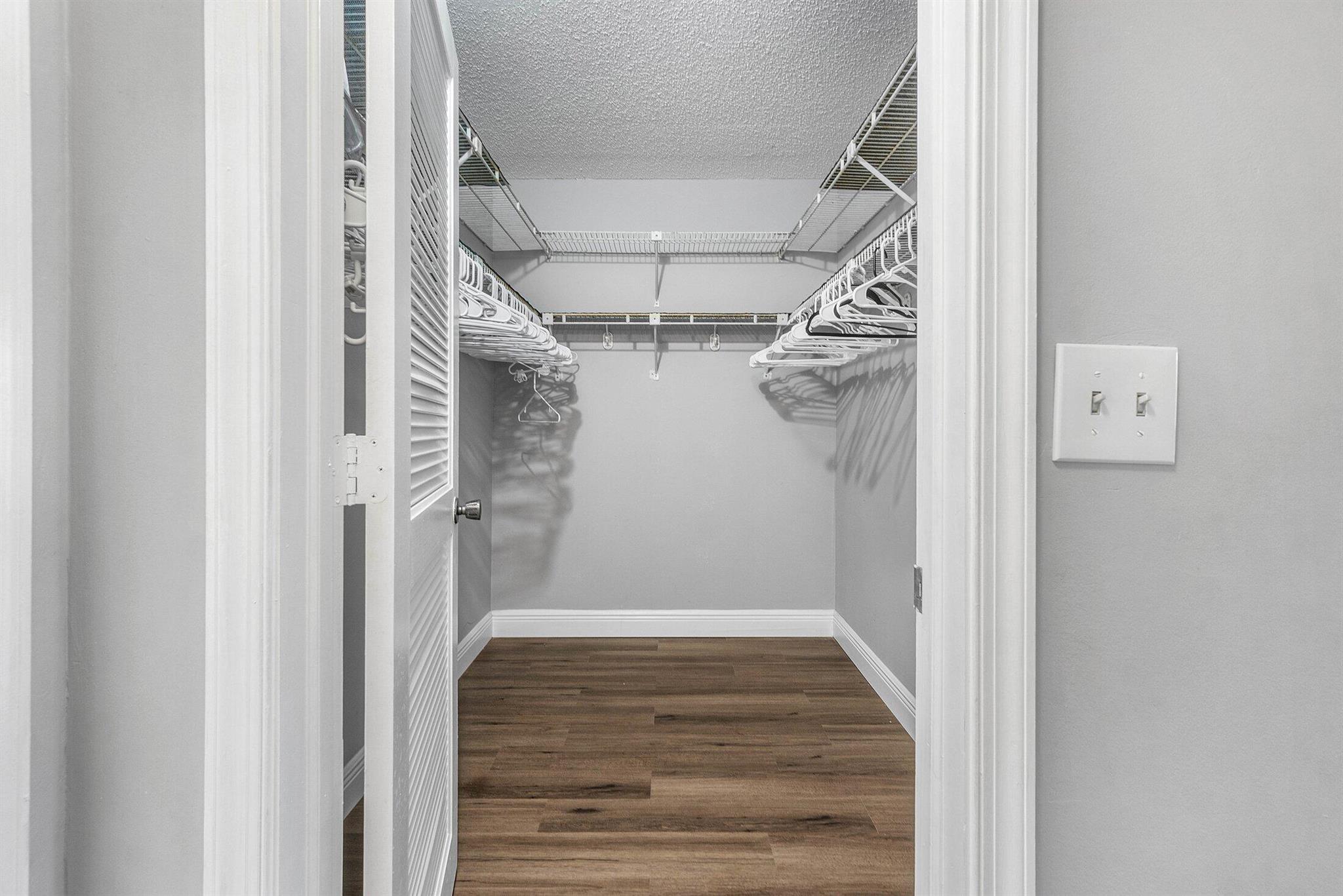 PINES OF BOCA BARWOOD CON - Residential