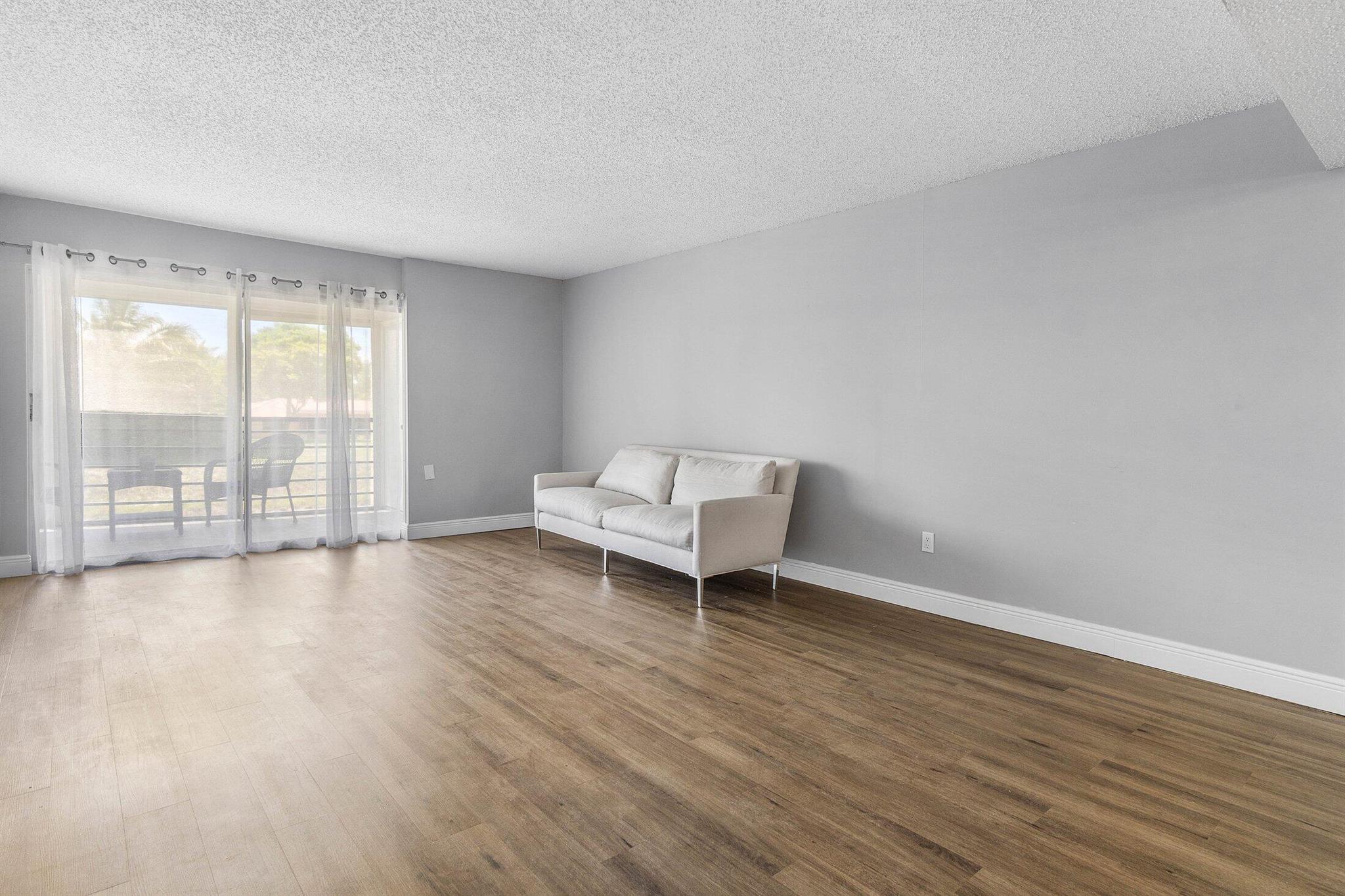 PINES OF BOCA BARWOOD CON - Residential