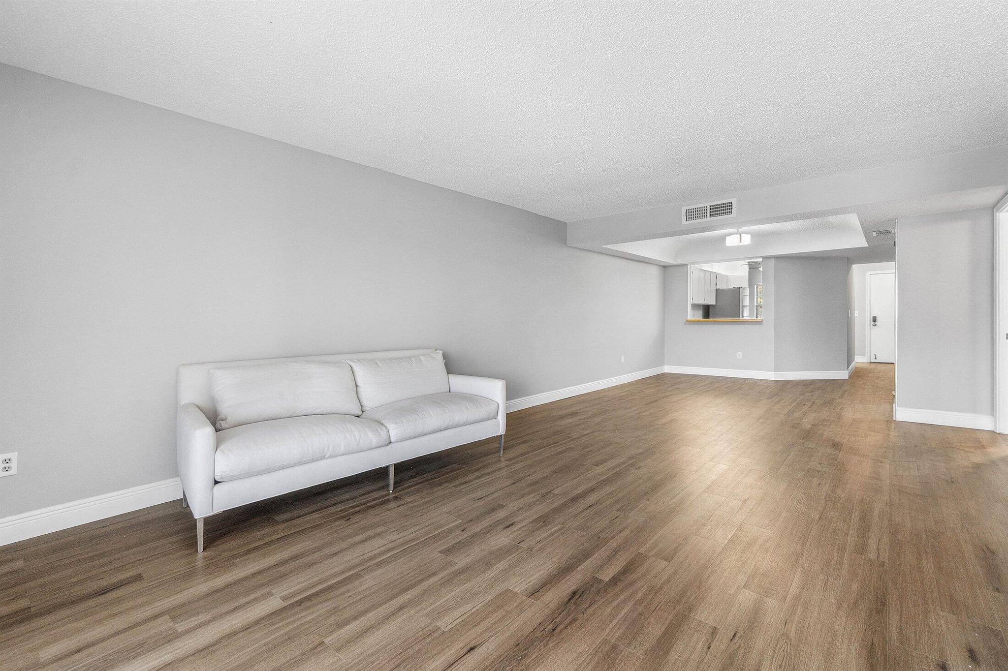 PINES OF BOCA BARWOOD CON - Residential