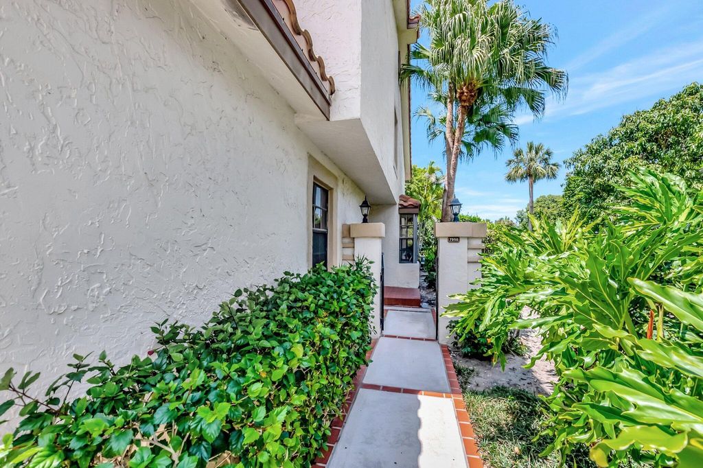 Photo of 7950 La Mirada Drive, Boca Raton, FL 33433 (MLS # R11081369)