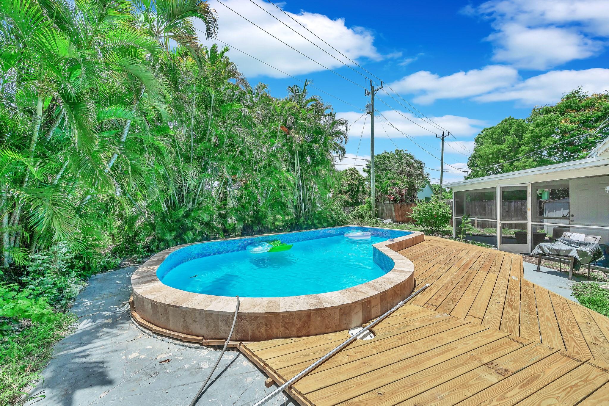 Collier Manor 4th Add 38- - Residential