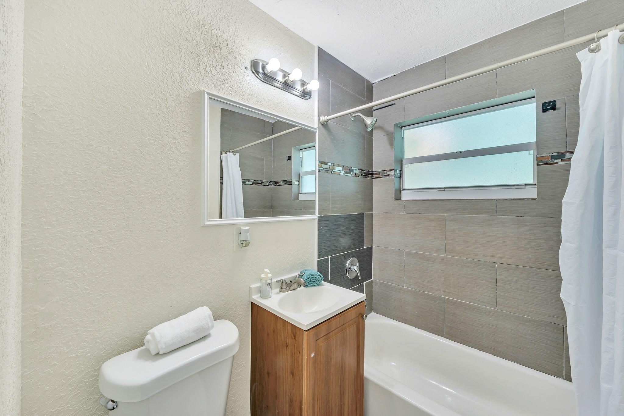 Collier Manor 4th Add 38- - Residential