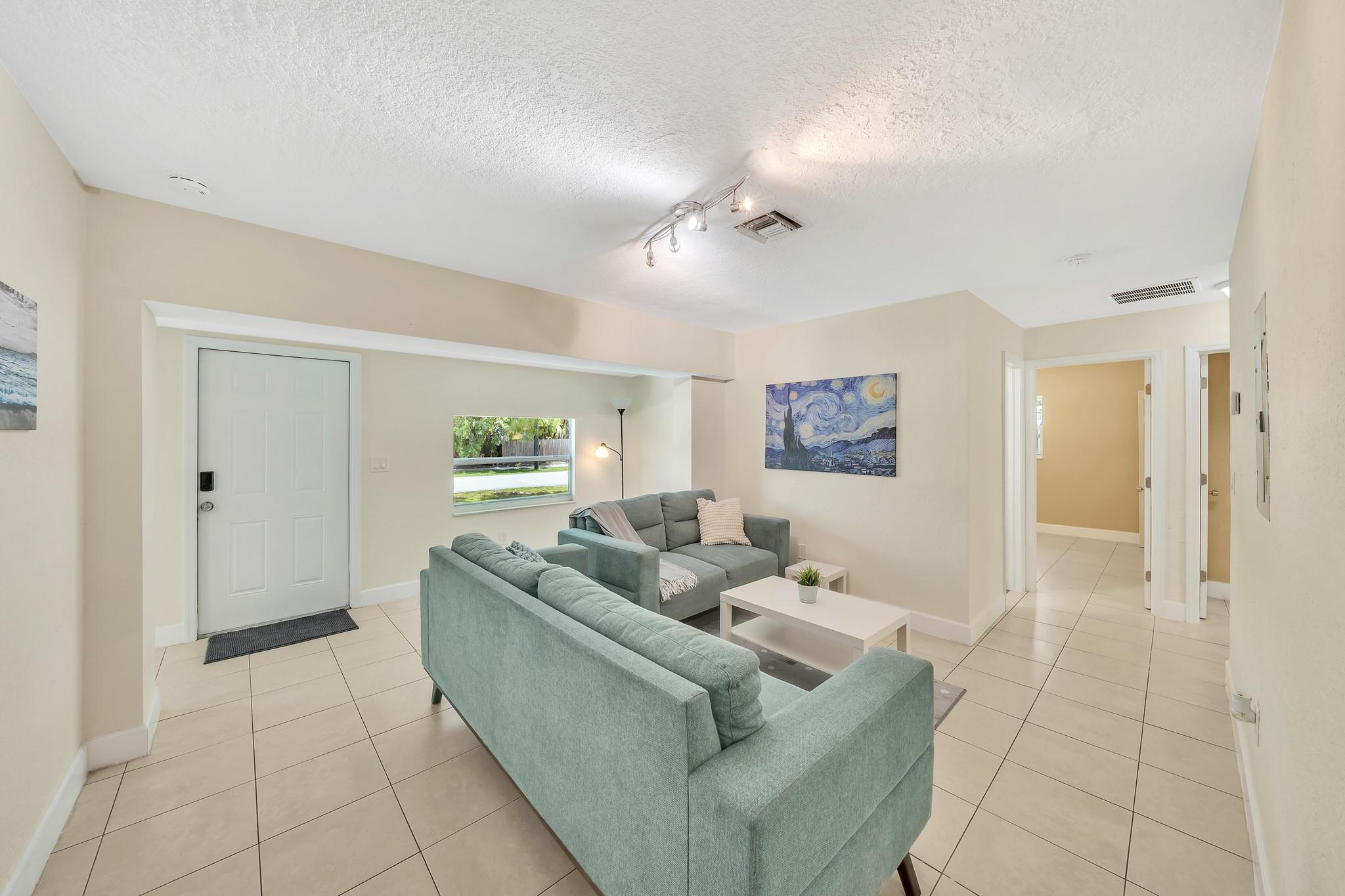 Collier Manor 4th Add 38- - Residential