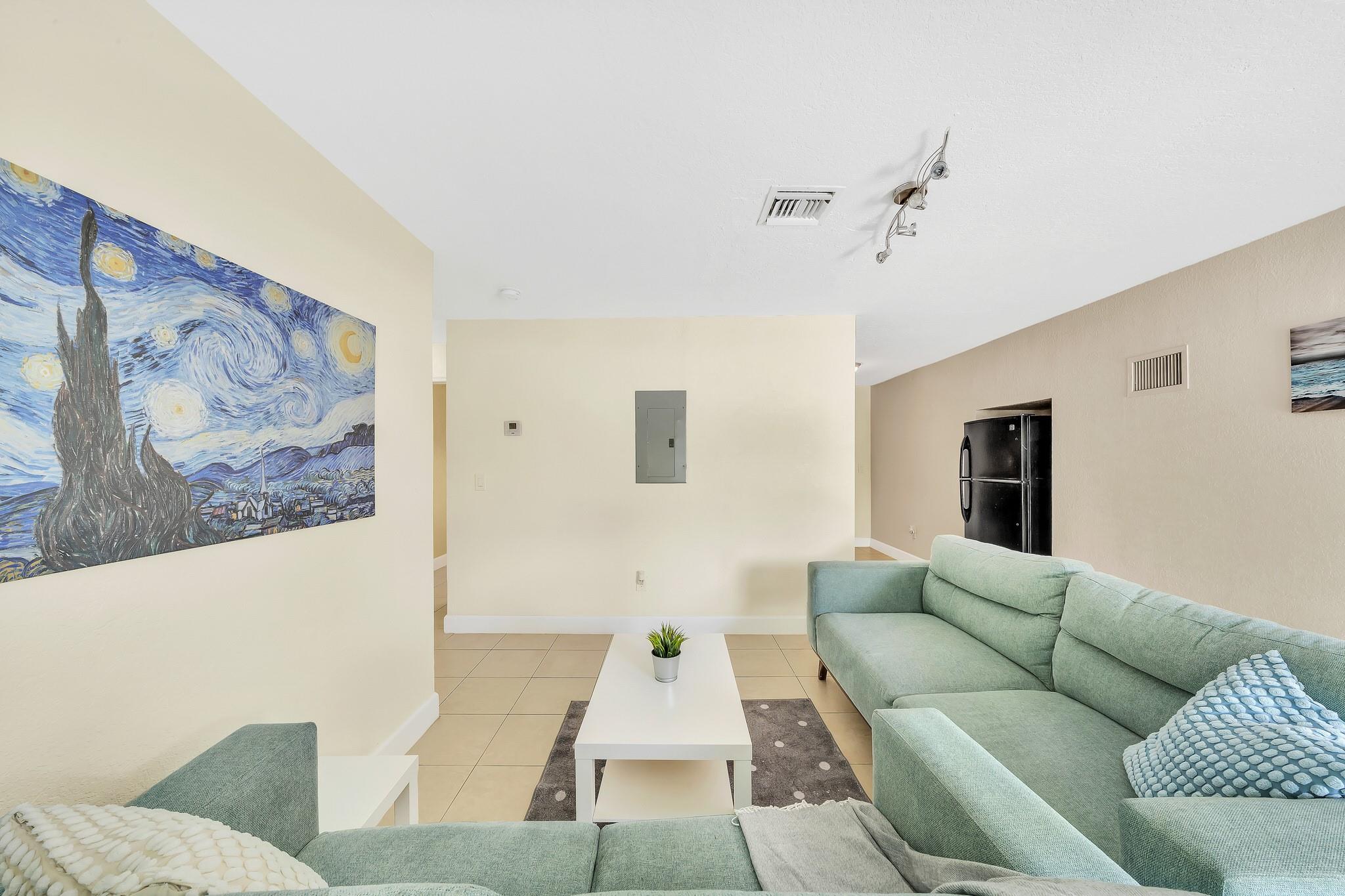 Collier Manor 4th Add 38- - Residential