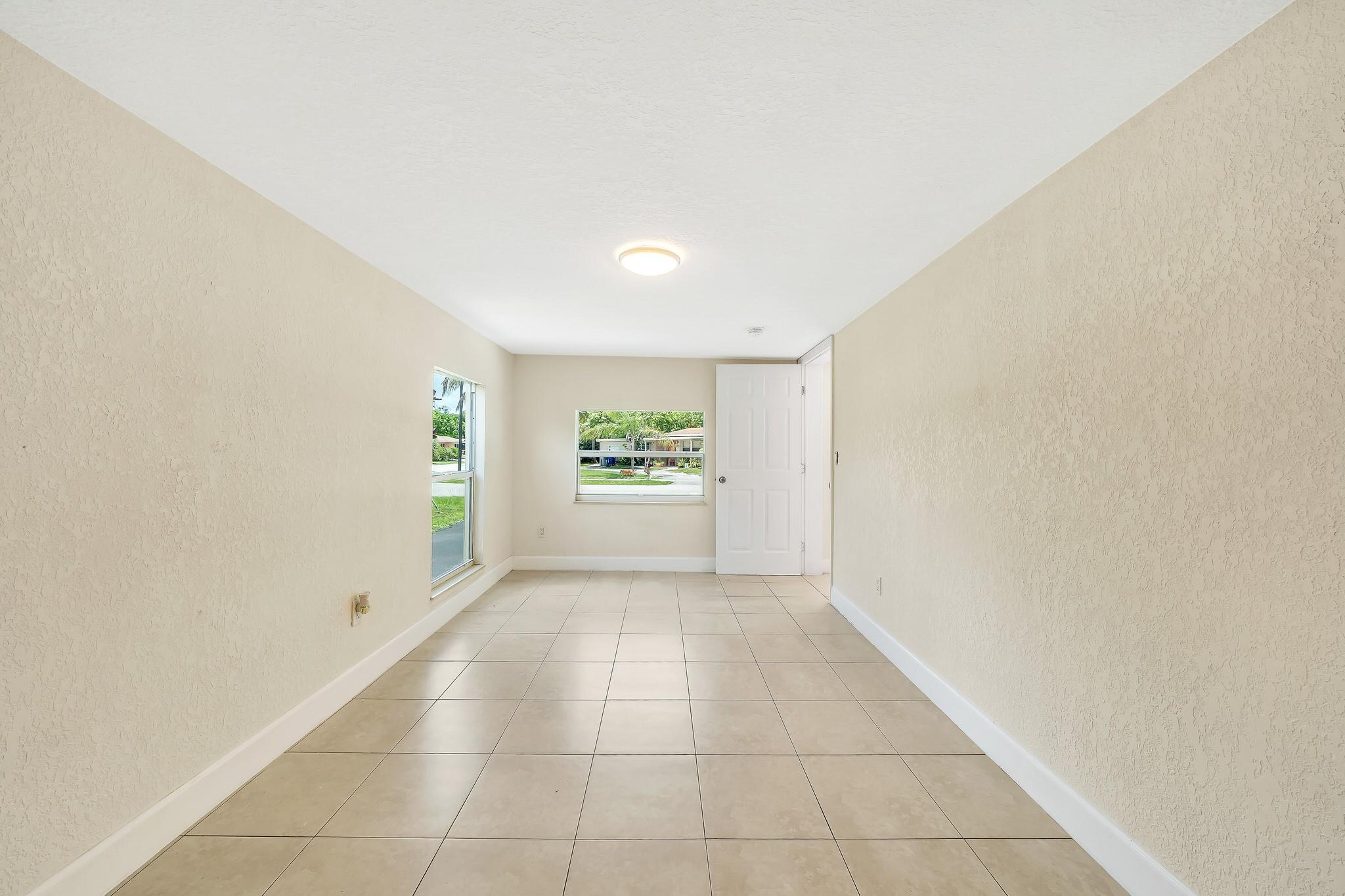 Collier Manor 4th Add 38- - Residential