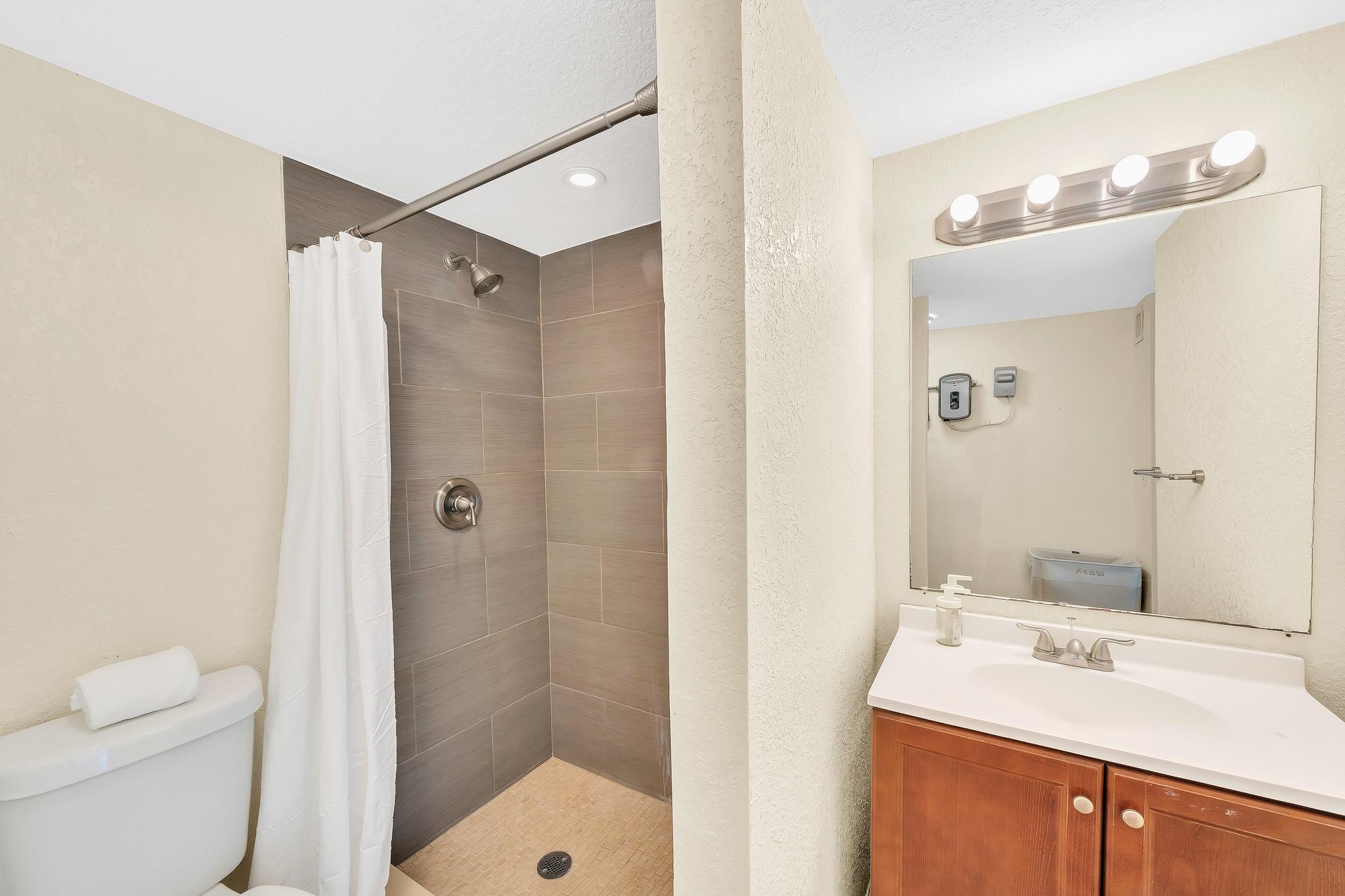 Collier Manor 4th Add 38- - Residential