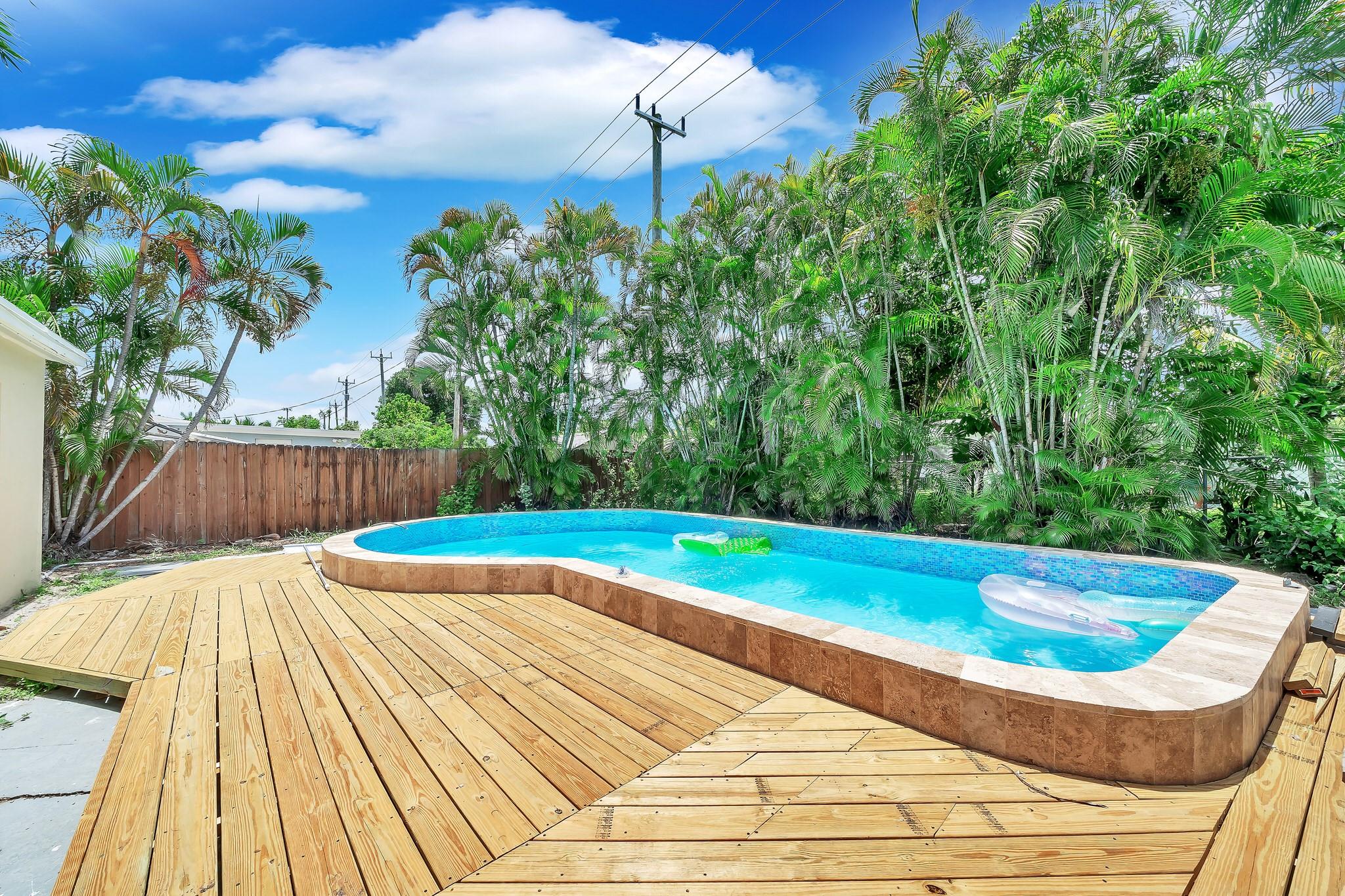 Collier Manor 4th Add 38- - Residential