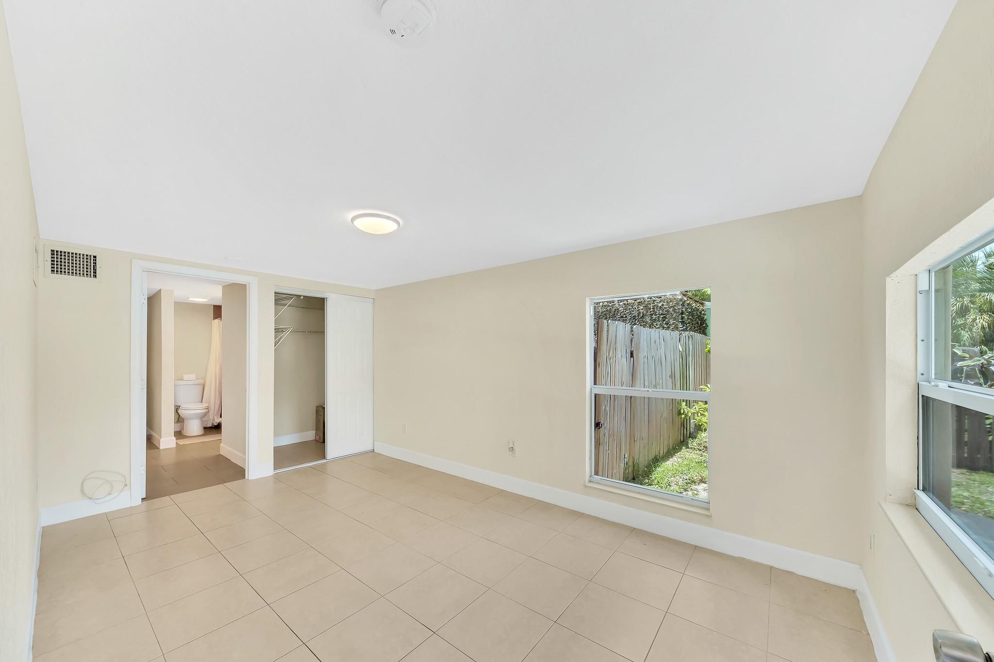 Collier Manor 4th Add 38- - Residential