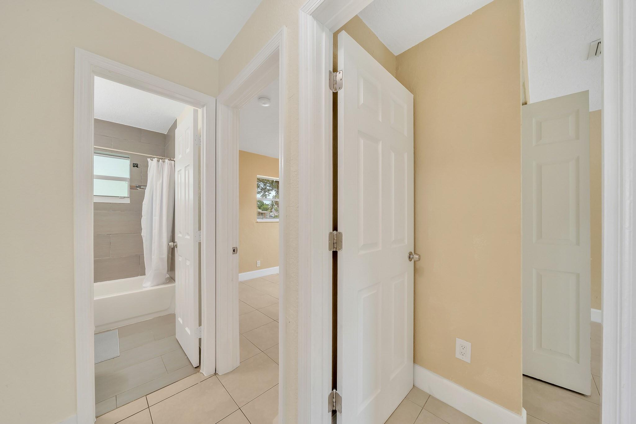 Collier Manor 4th Add 38- - Residential