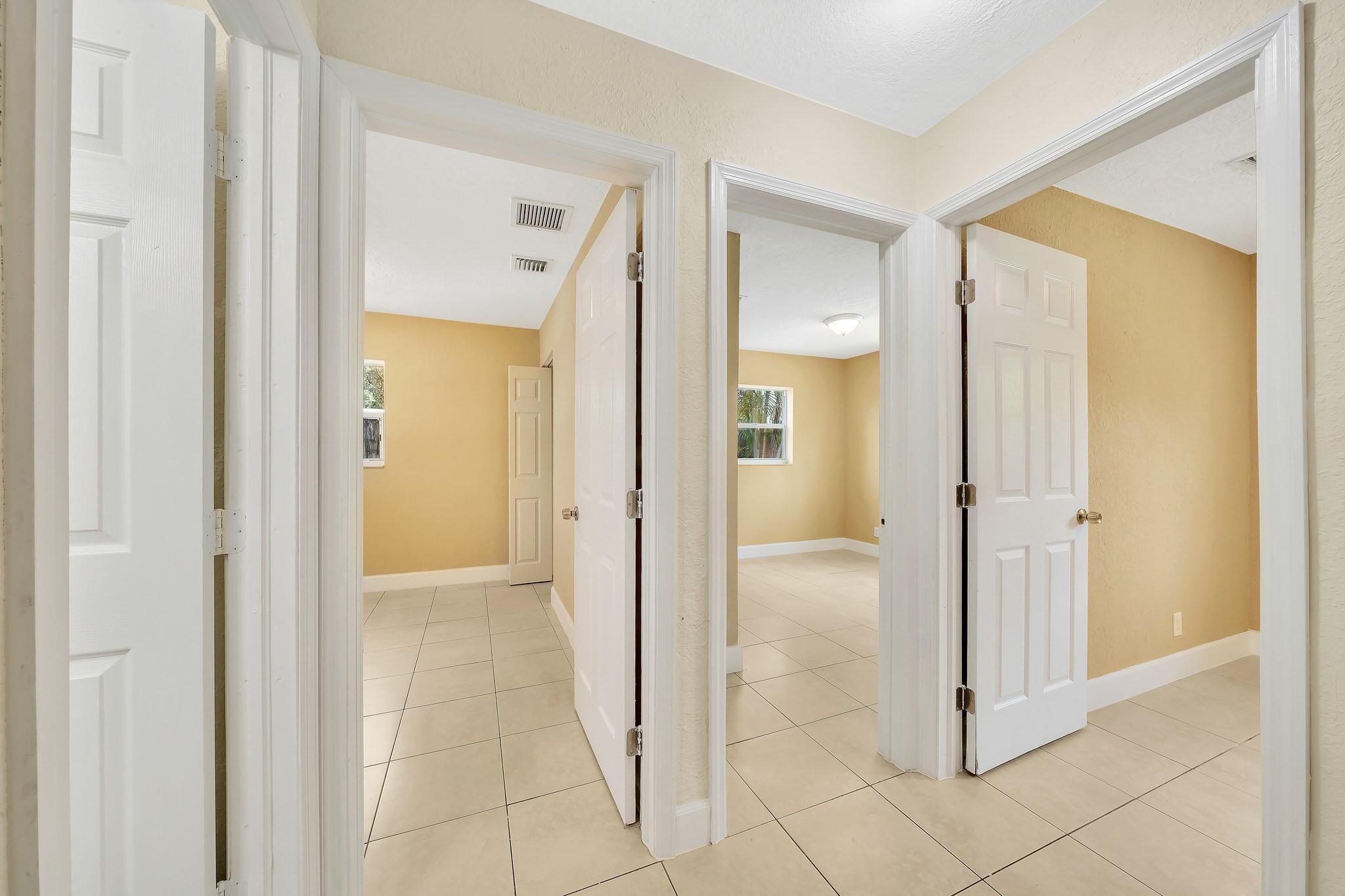 Collier Manor 4th Add 38- - Residential