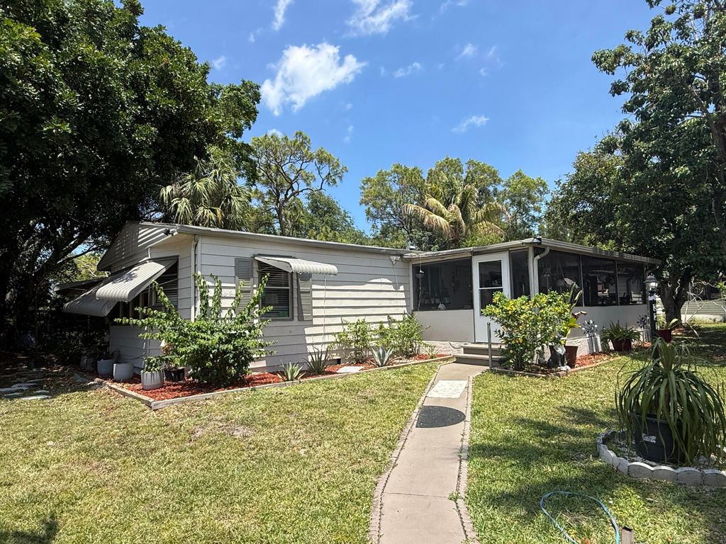 Photo of 2555 Pga Boulevard, Palm Beach Gardens, FL 33410 (MLS # B26024551)