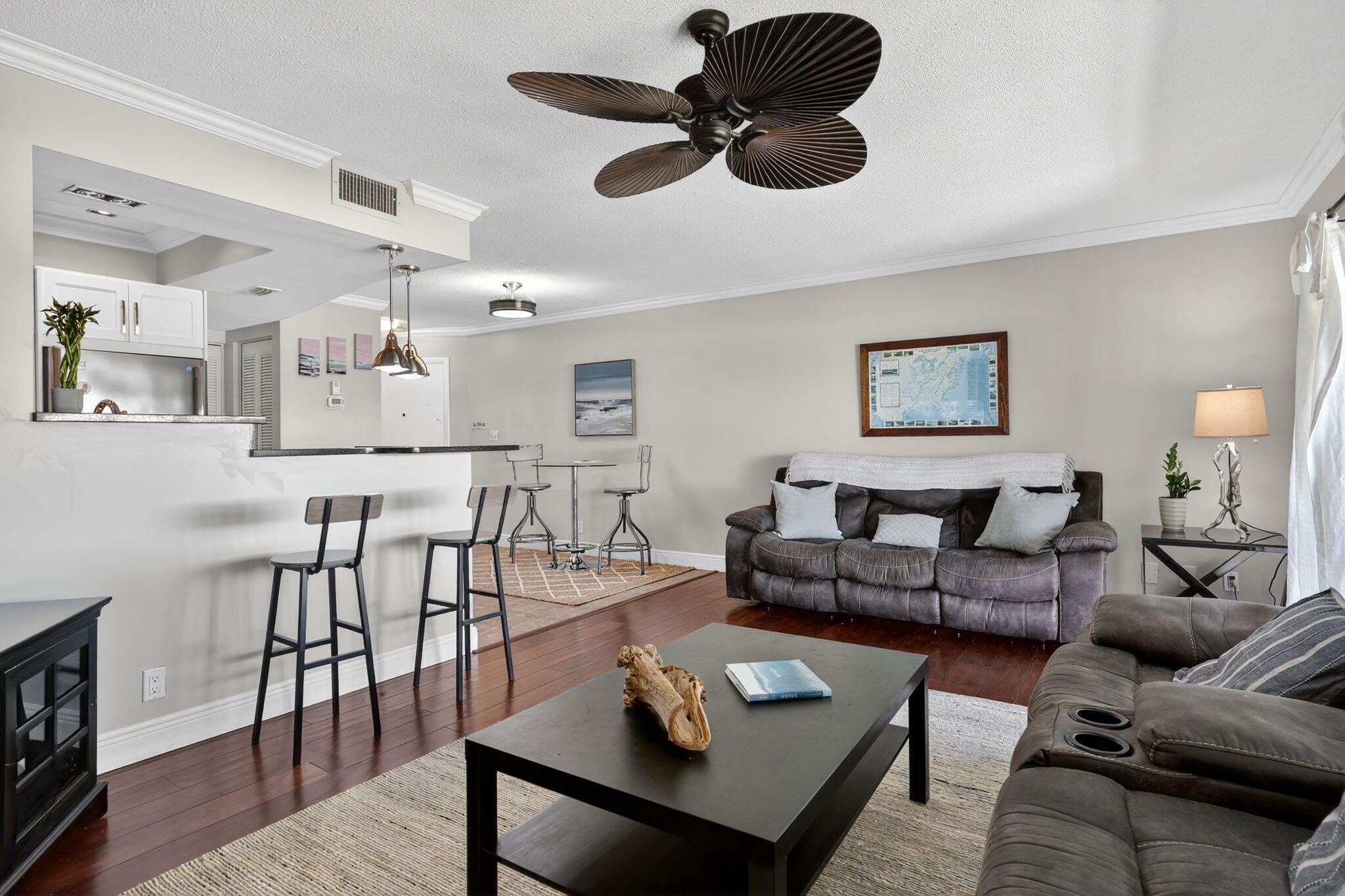 MARINA HARBOUR CONDOMINIUM - Residential