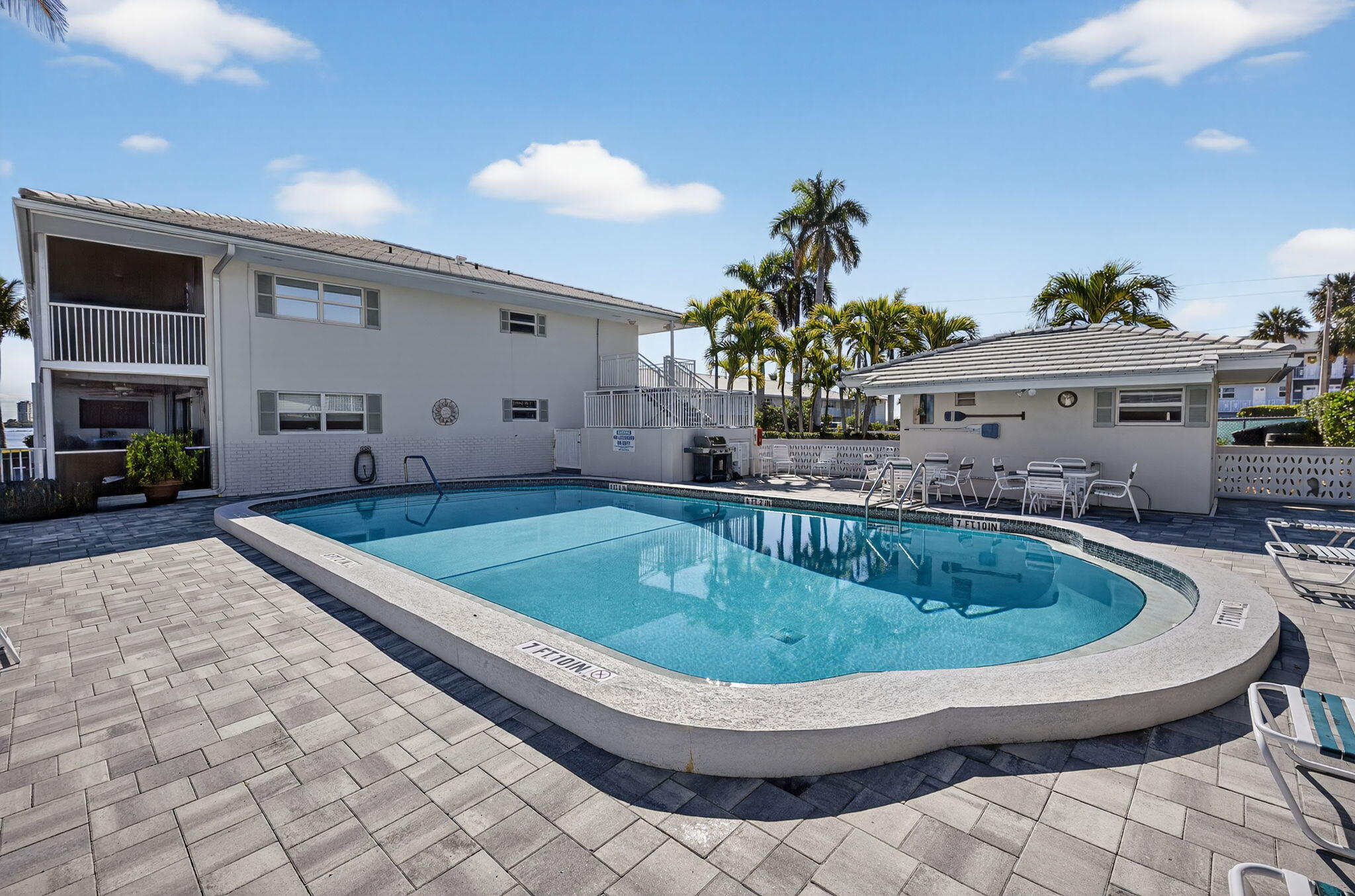 MARINA HARBOUR CONDOMINIUM - Residential