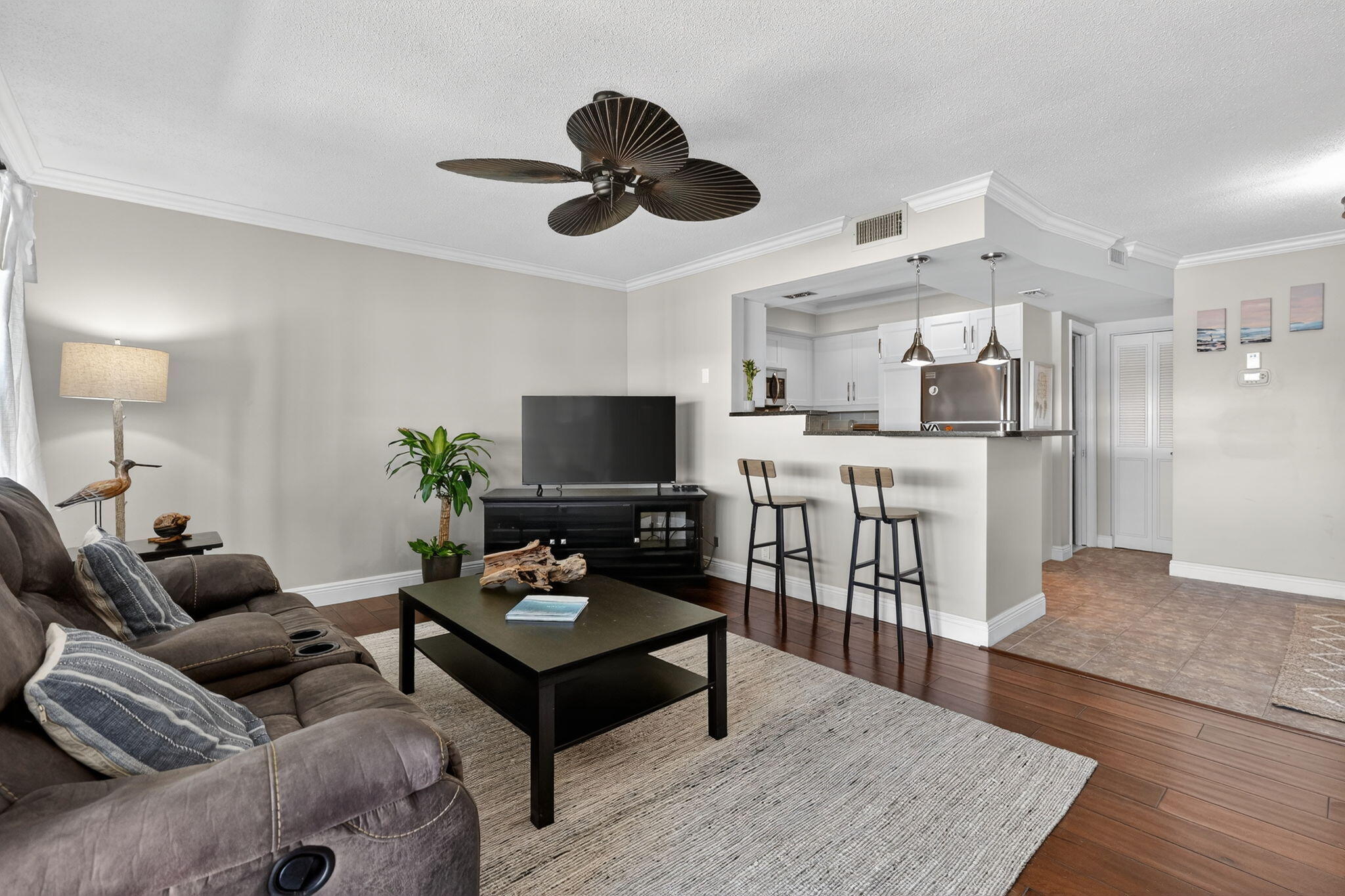 MARINA HARBOUR CONDOMINIUM - Residential