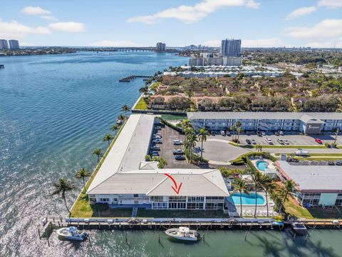 Photo of 100 Lehane Terrace #28, North Palm Beach, FL 33408 (MLS # R11166742)